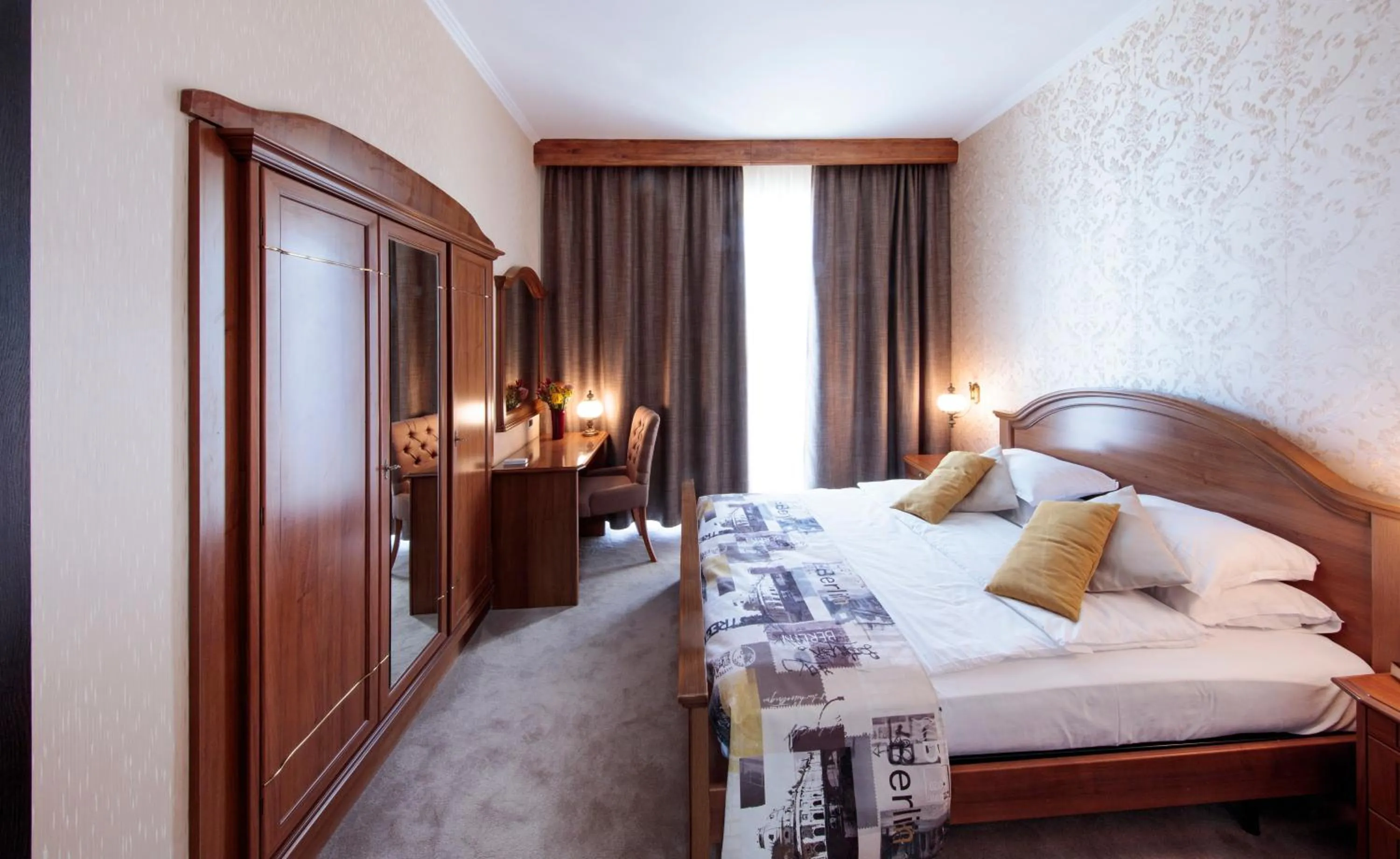 Bedroom, Bed in Dunav Plaza Hotel