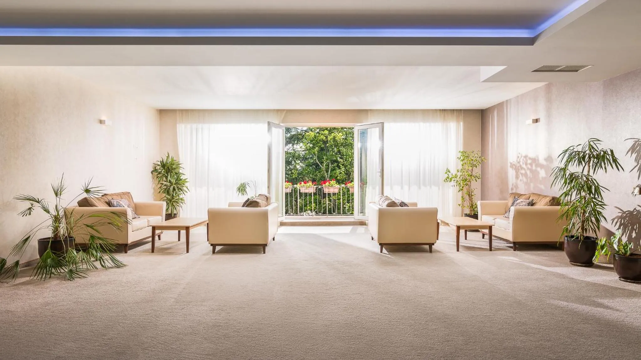 Seating area in Dunav Plaza Hotel