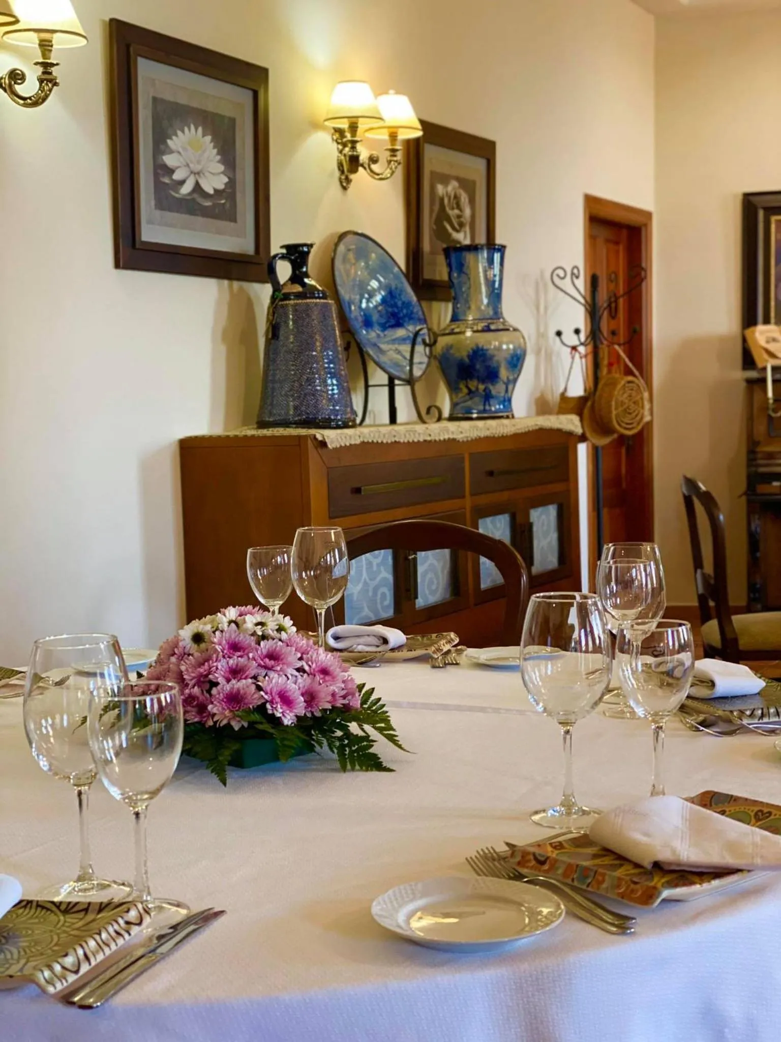 Restaurant/places to eat in Hotel El Curro