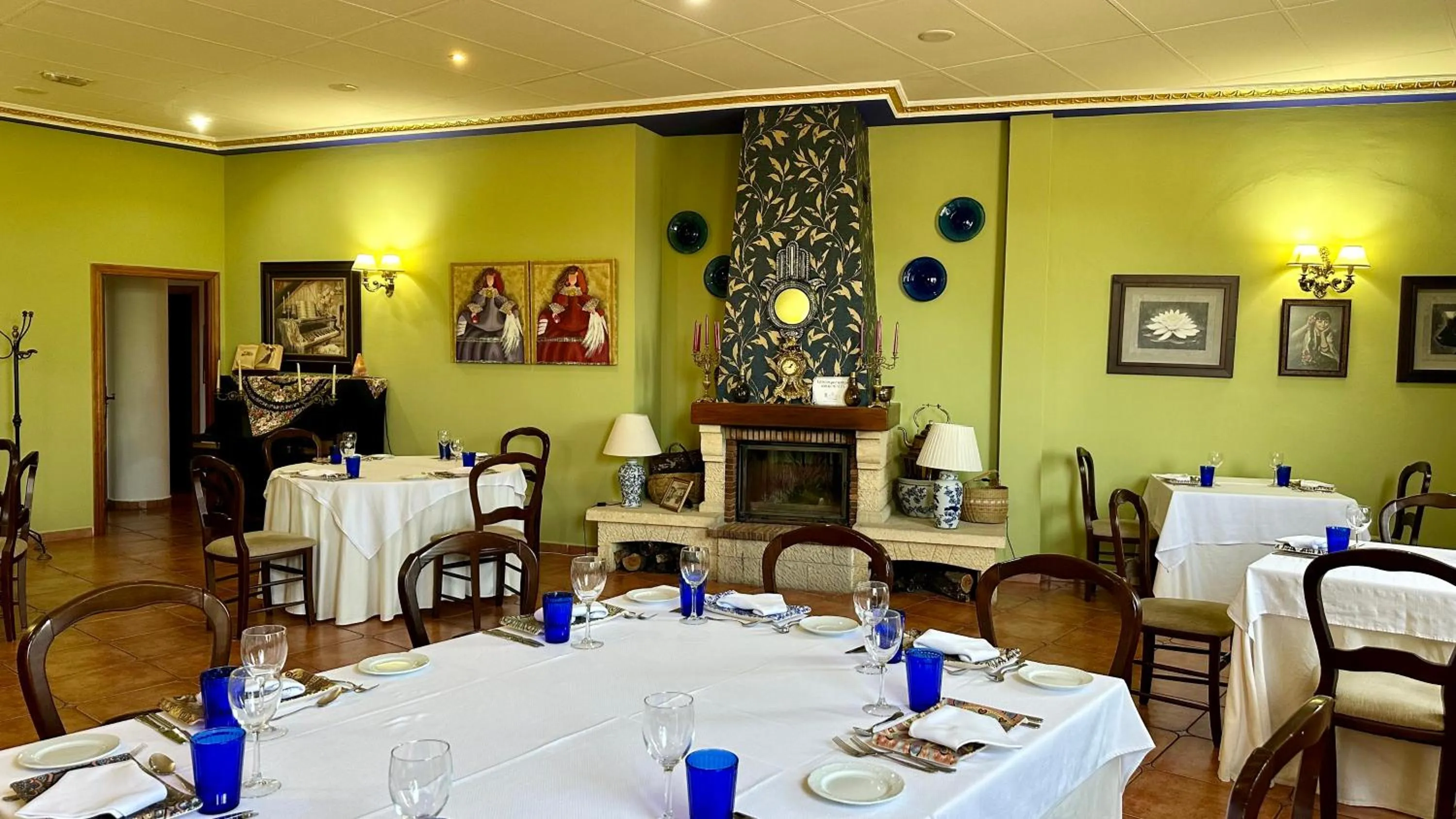 Restaurant/places to eat in Hotel El Curro