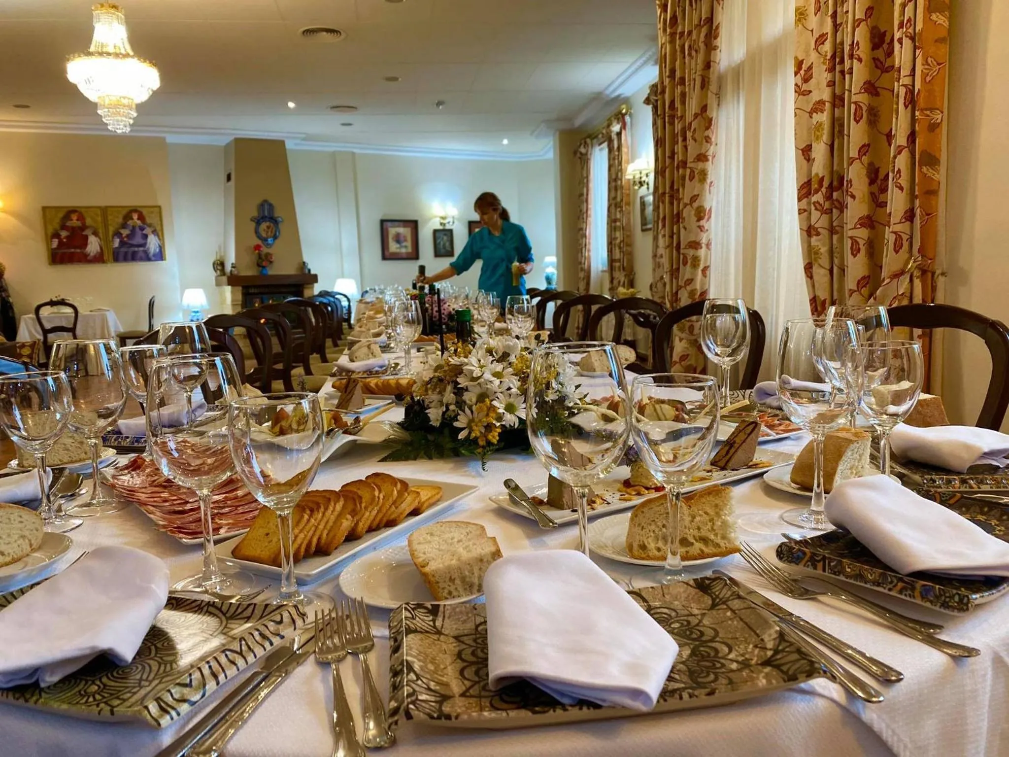 Restaurant/places to eat in Hotel El Curro