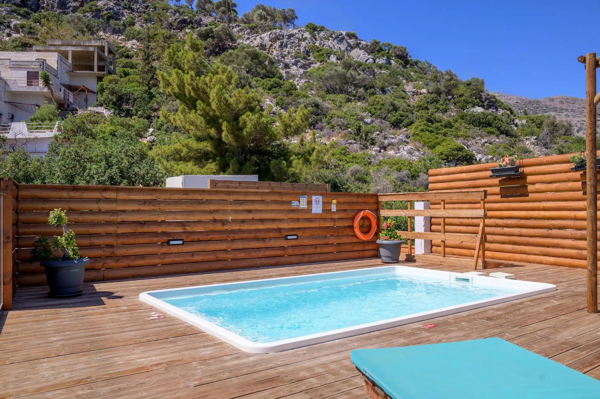 Swimming pool in Eurohotel Katrin Suites