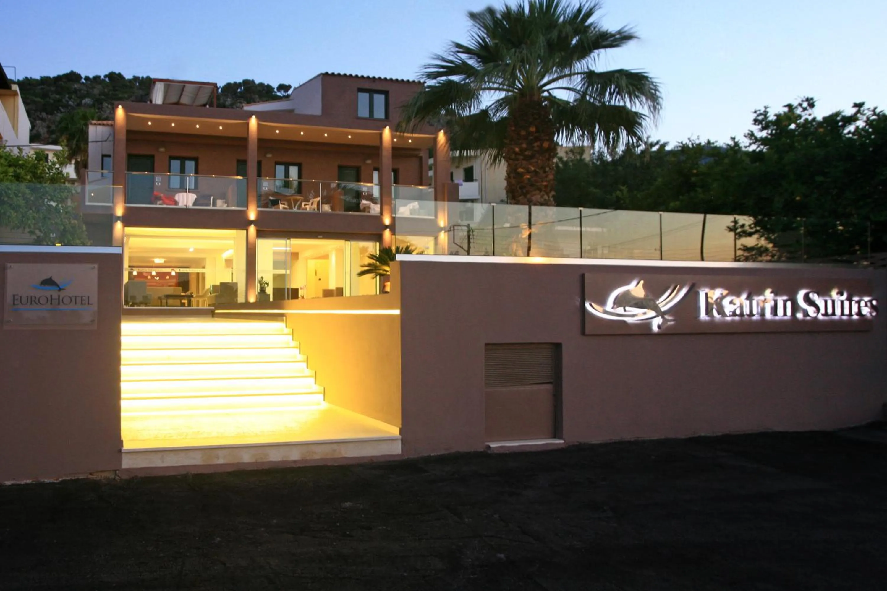 Facade/entrance in Eurohotel Katrin Suites