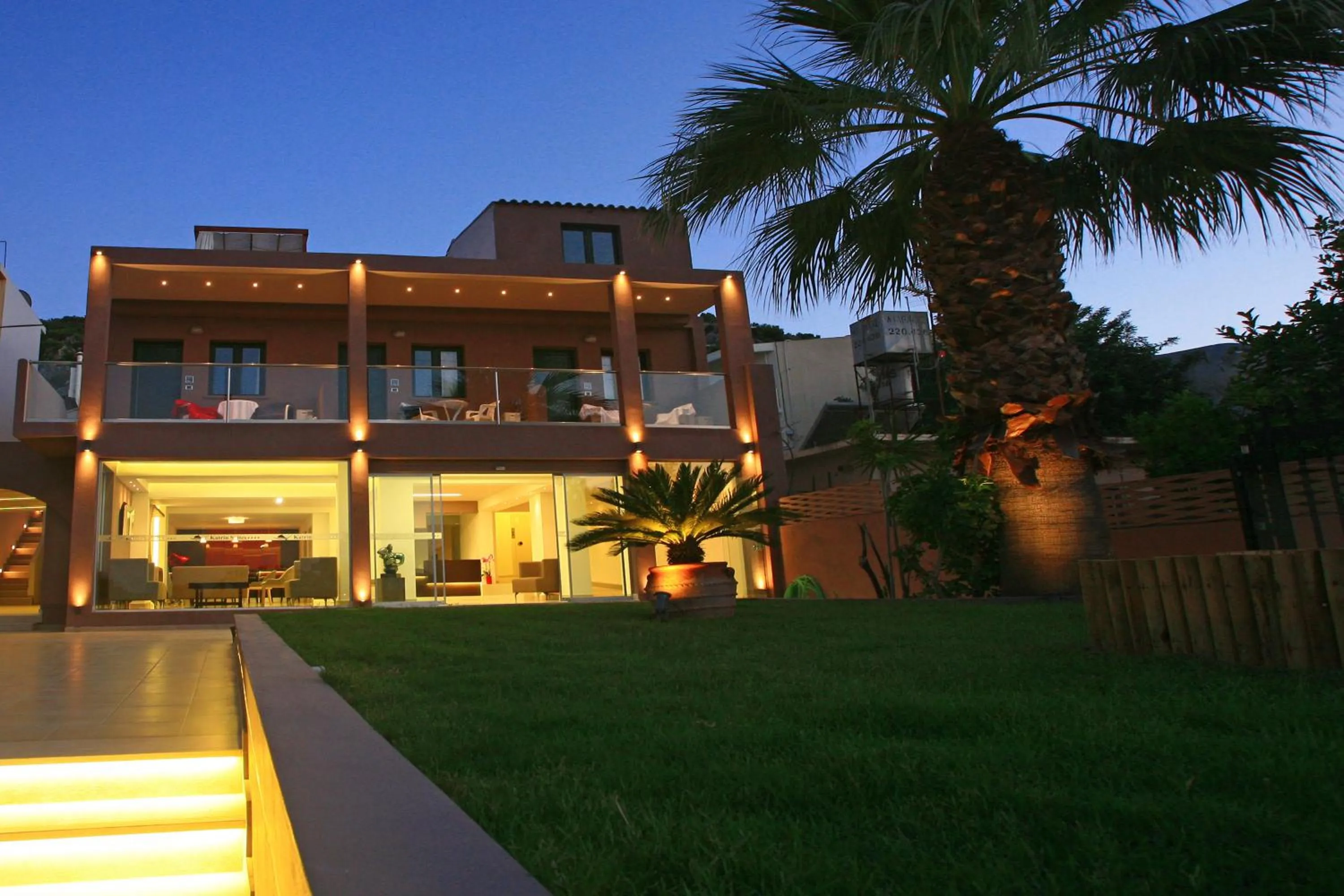 Facade/entrance in Eurohotel Katrin Suites