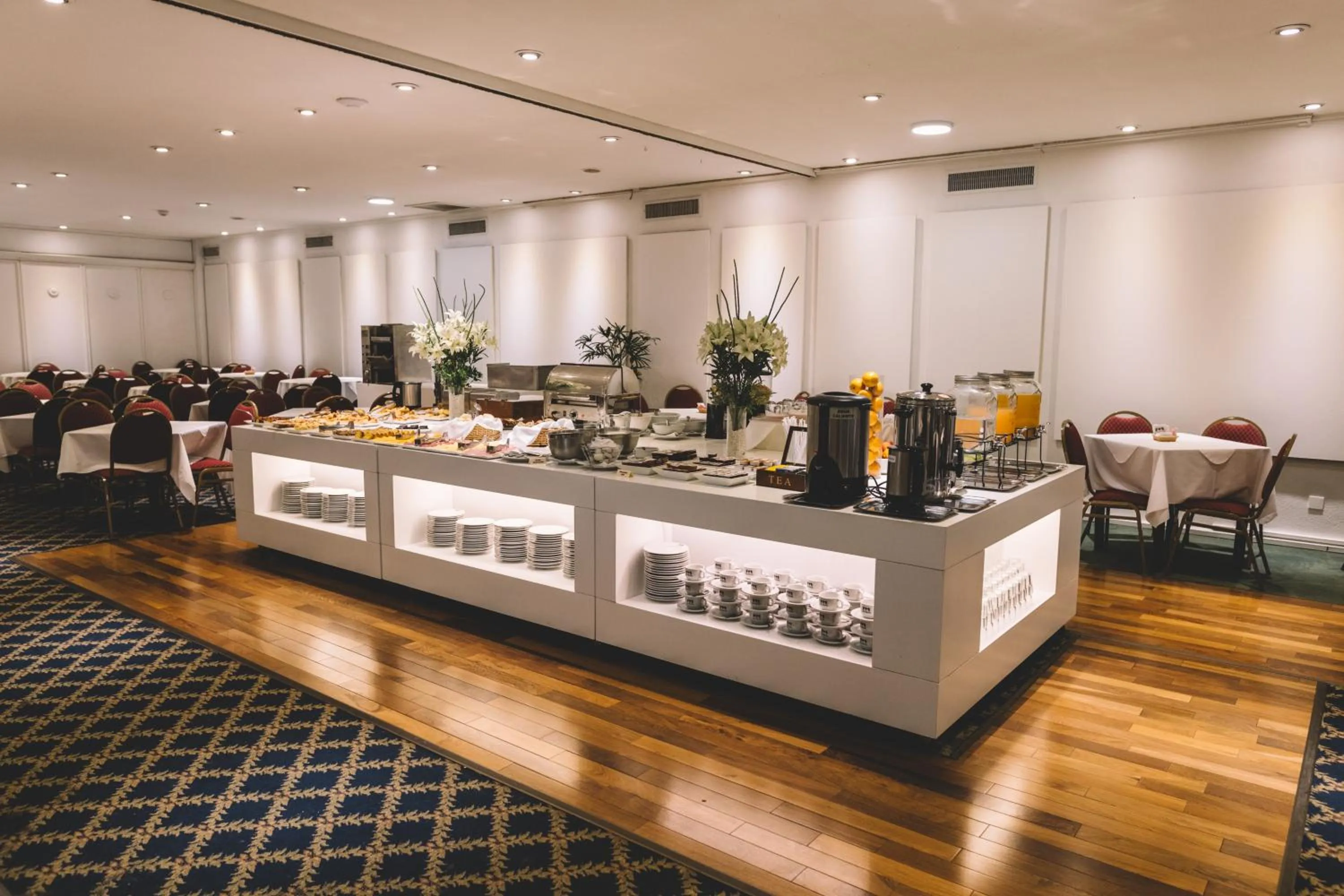 Buffet breakfast in Hotel Dos Reyes