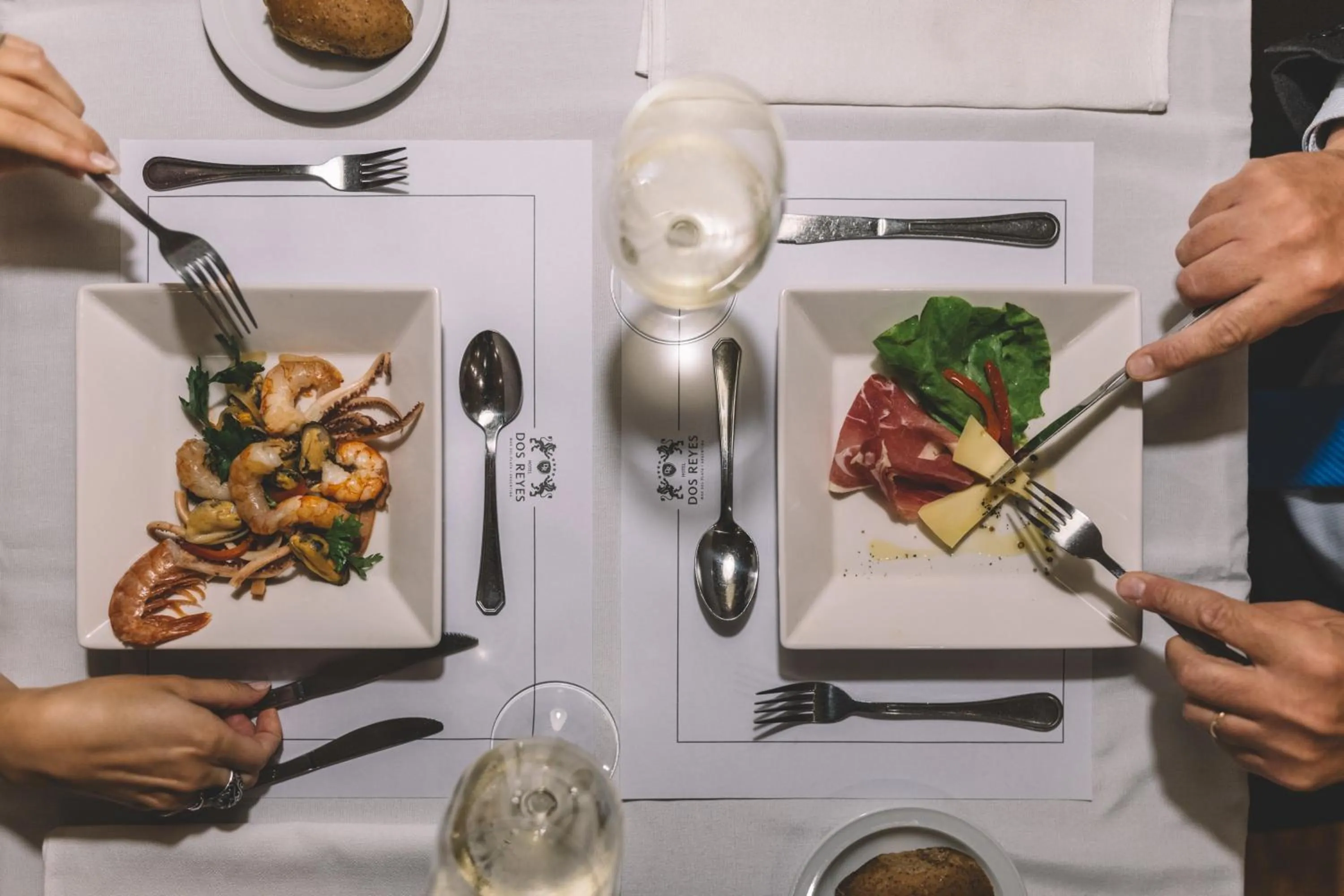 Restaurant/places to eat in Hotel Dos Reyes