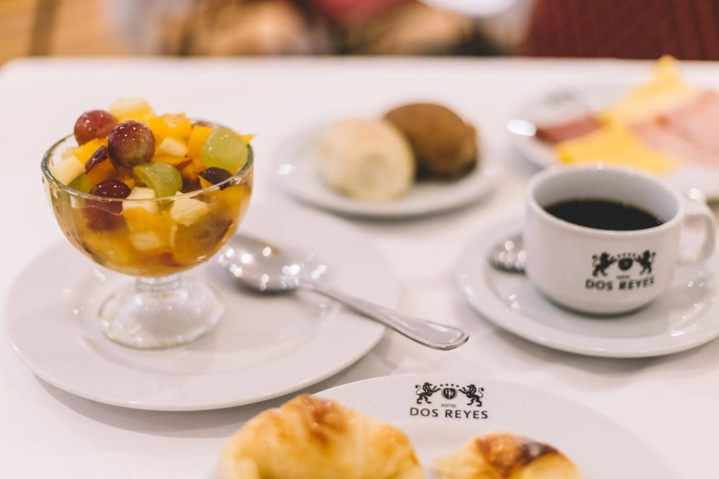 Buffet breakfast in Hotel Dos Reyes