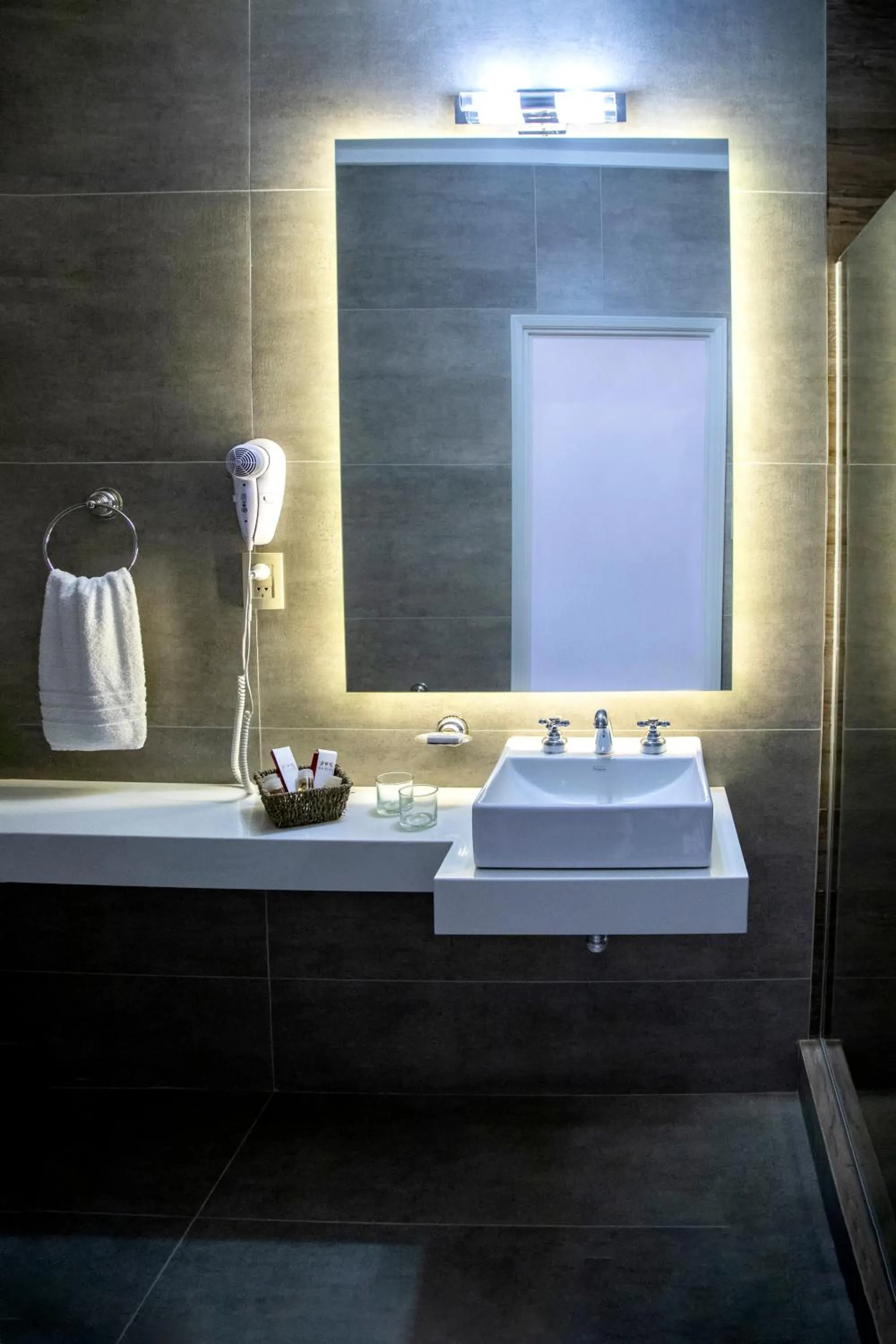 Bathroom in Hotel Dos Reyes