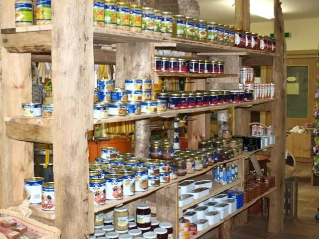 Supermarket/grocery shop in Landhotel zum Honigdieb