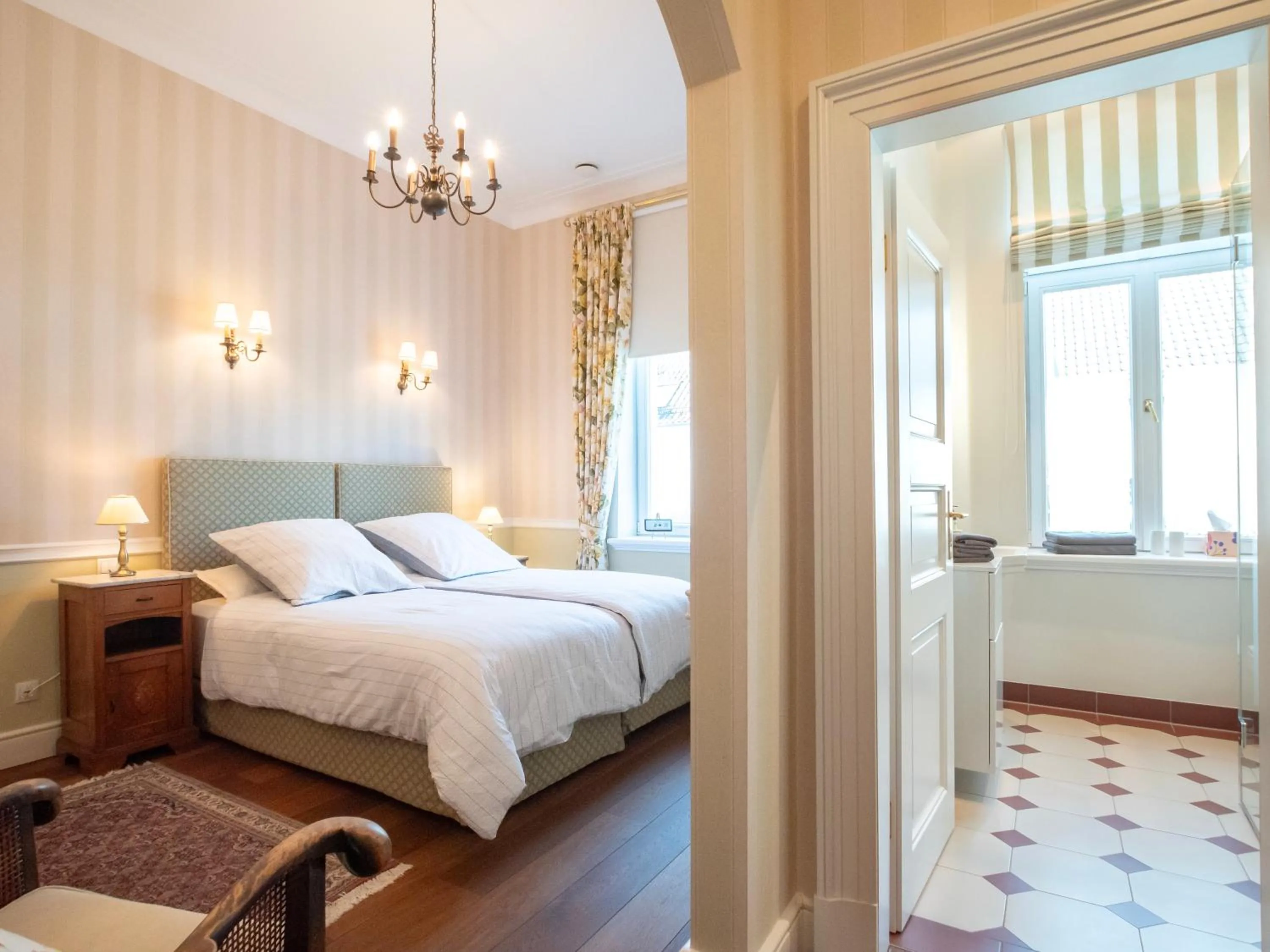 Photo of the whole room, Bed in Rooms GUT HEIDEFELD