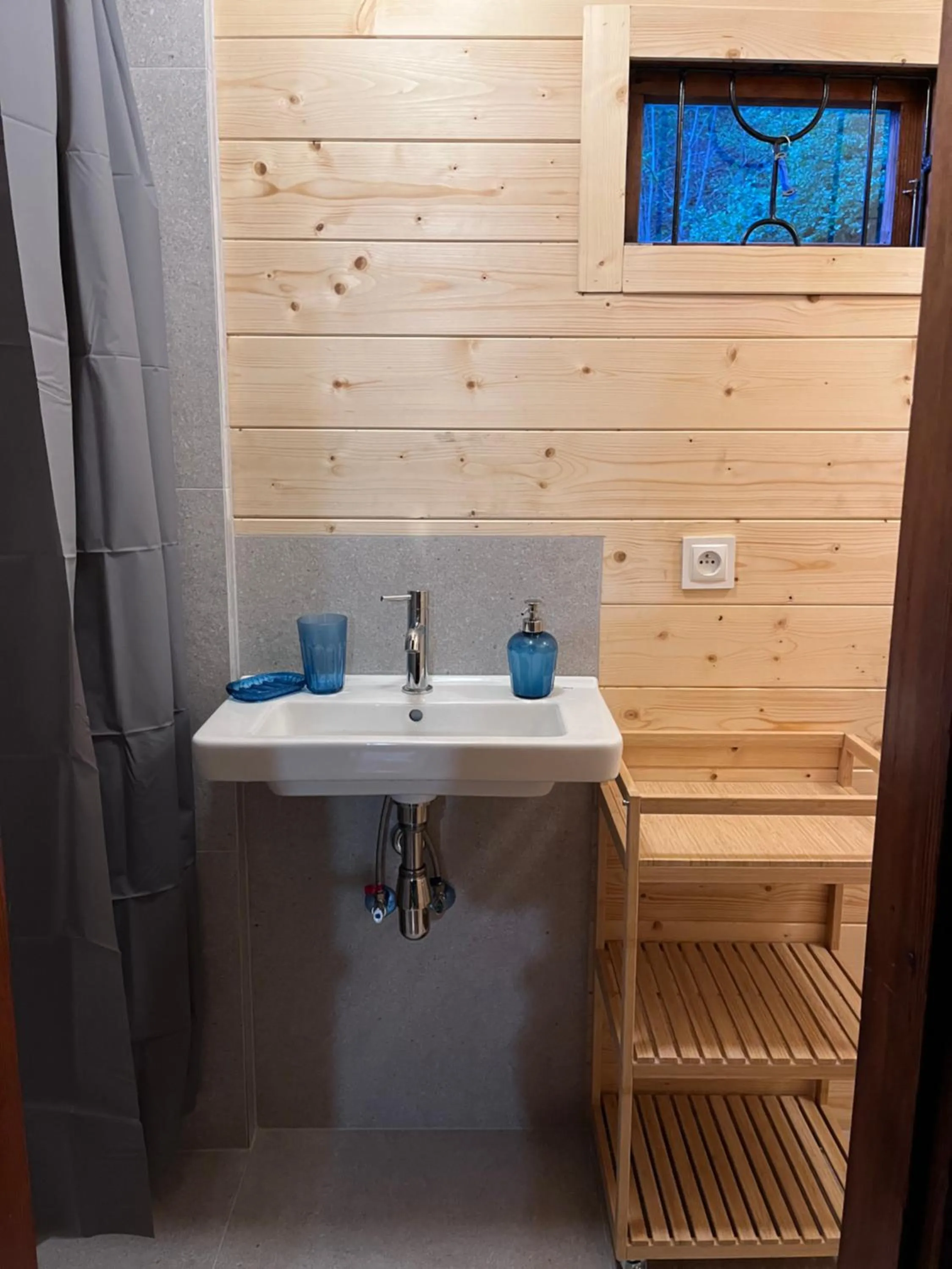 Bathroom in Drewniany Domek BB Nad Rzeką