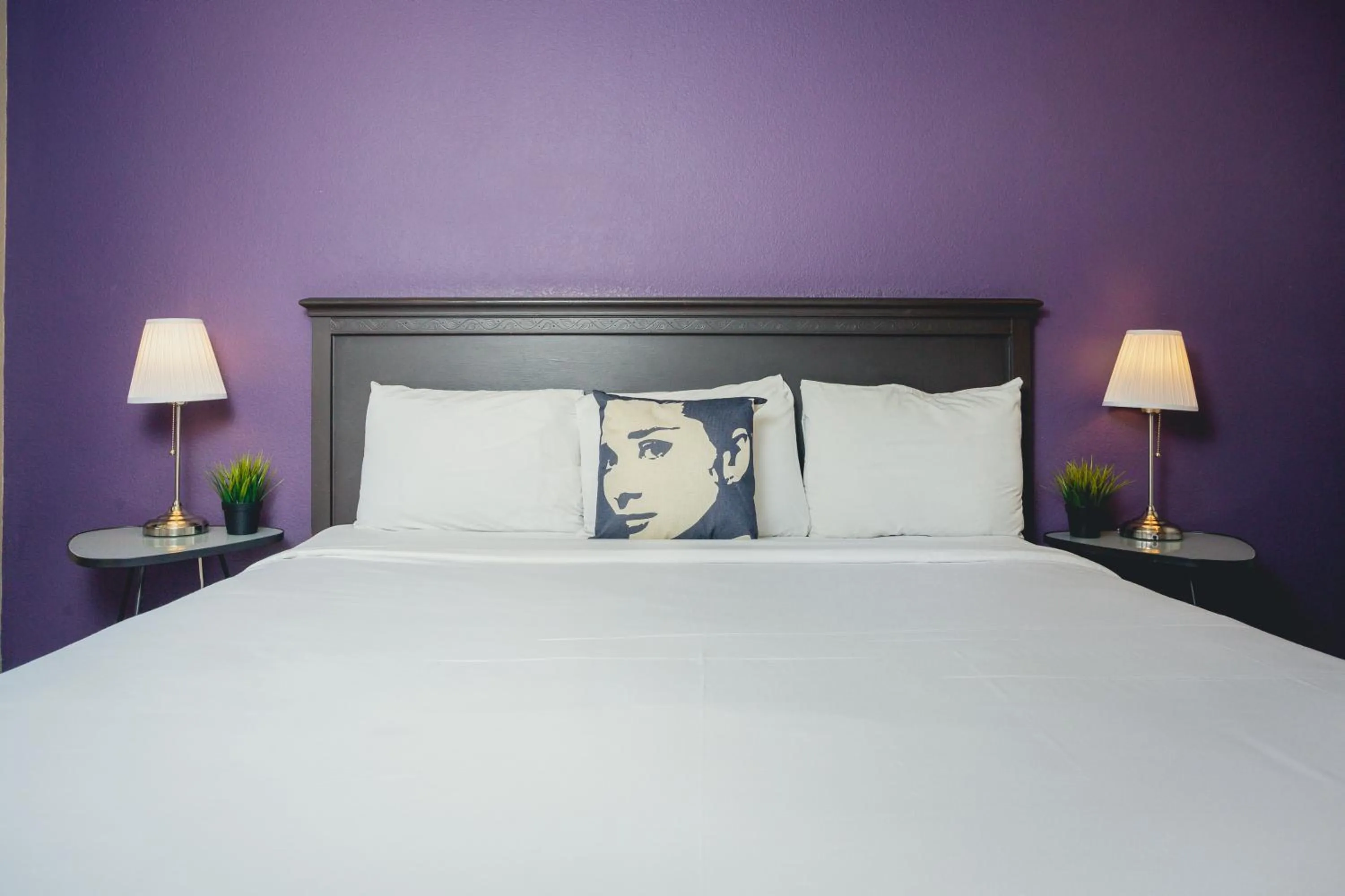 Bedroom in Alura Inn