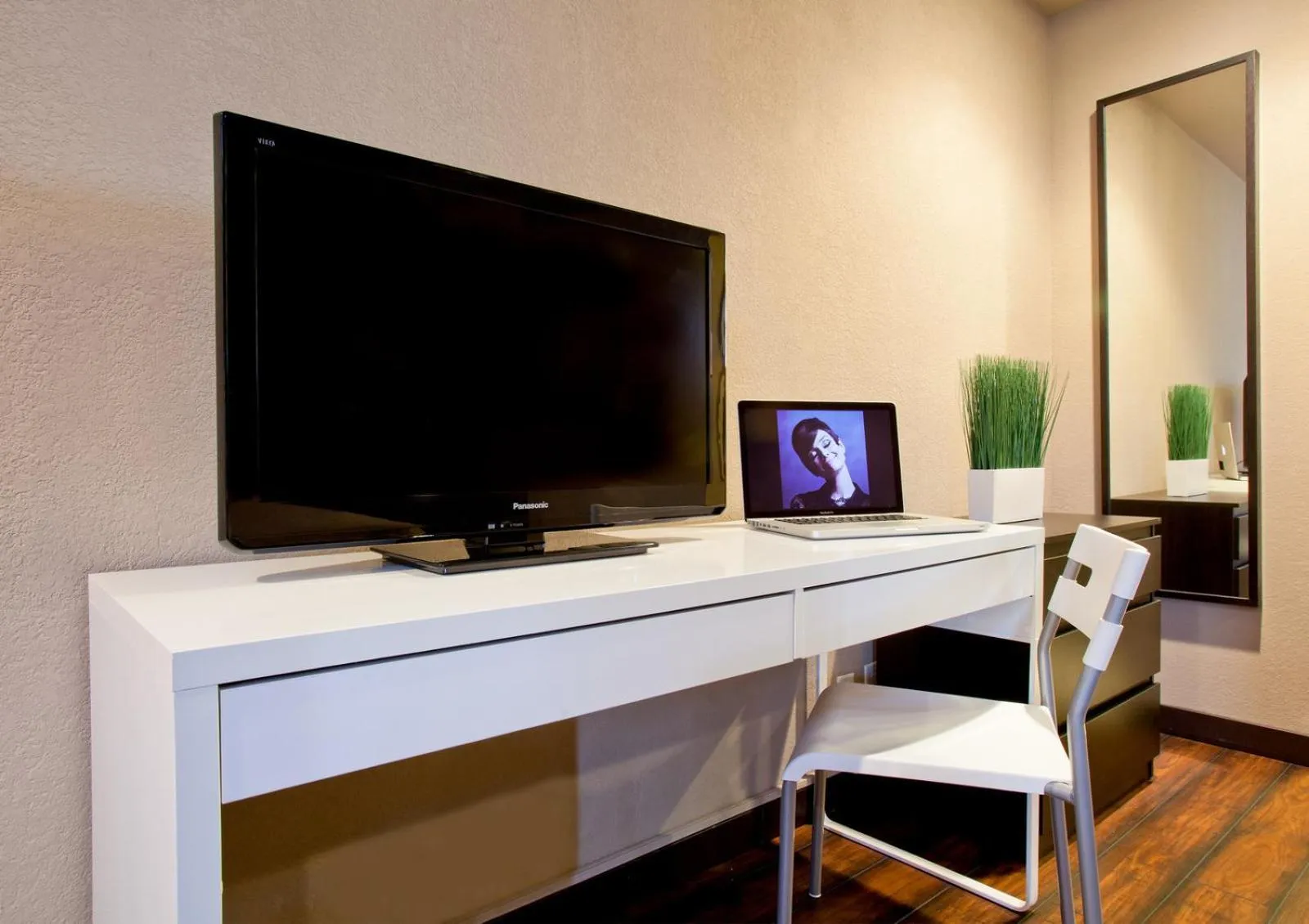 TV and multimedia in Alura Inn