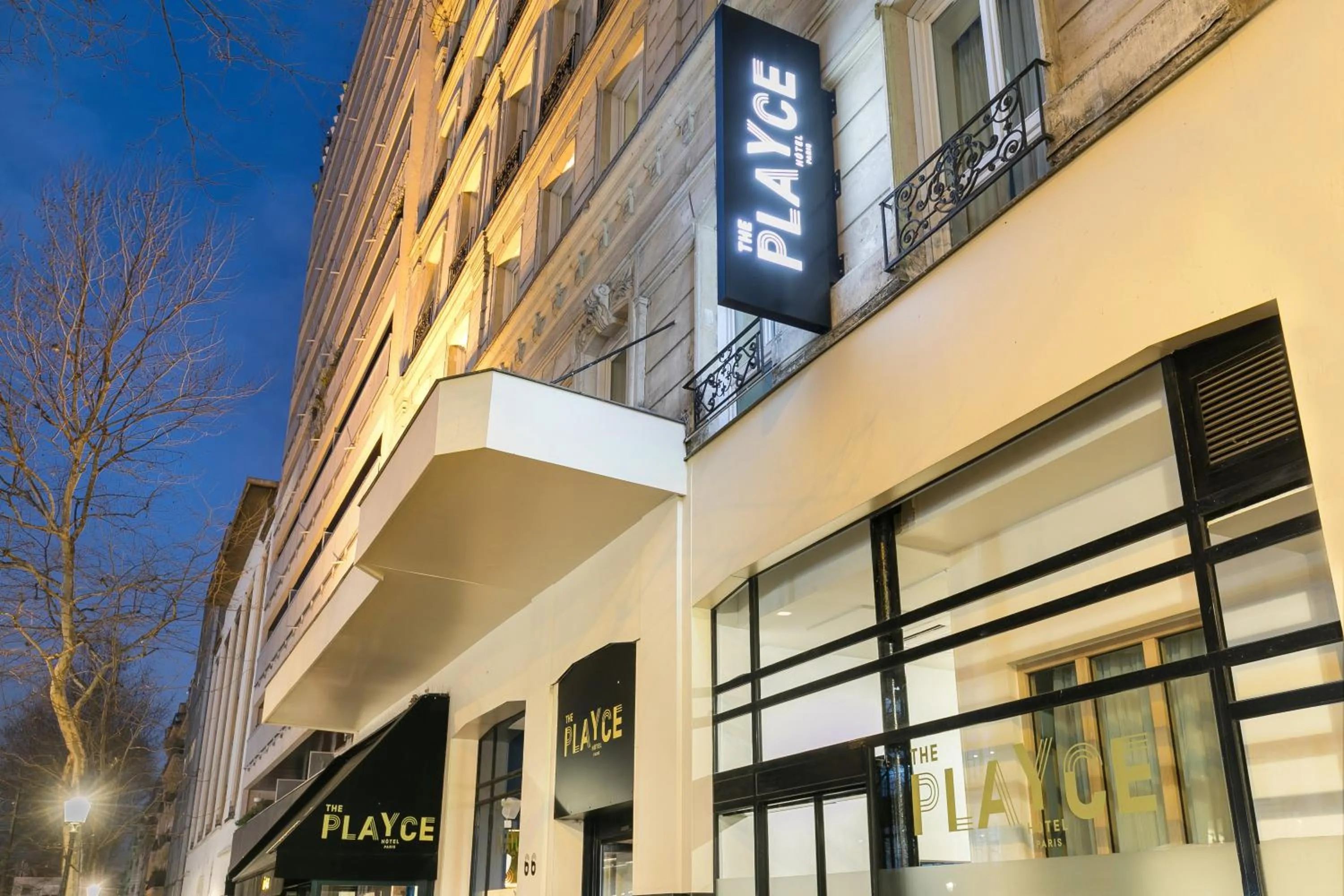 Facade/entrance in Hotel The Playce by Happyculture
