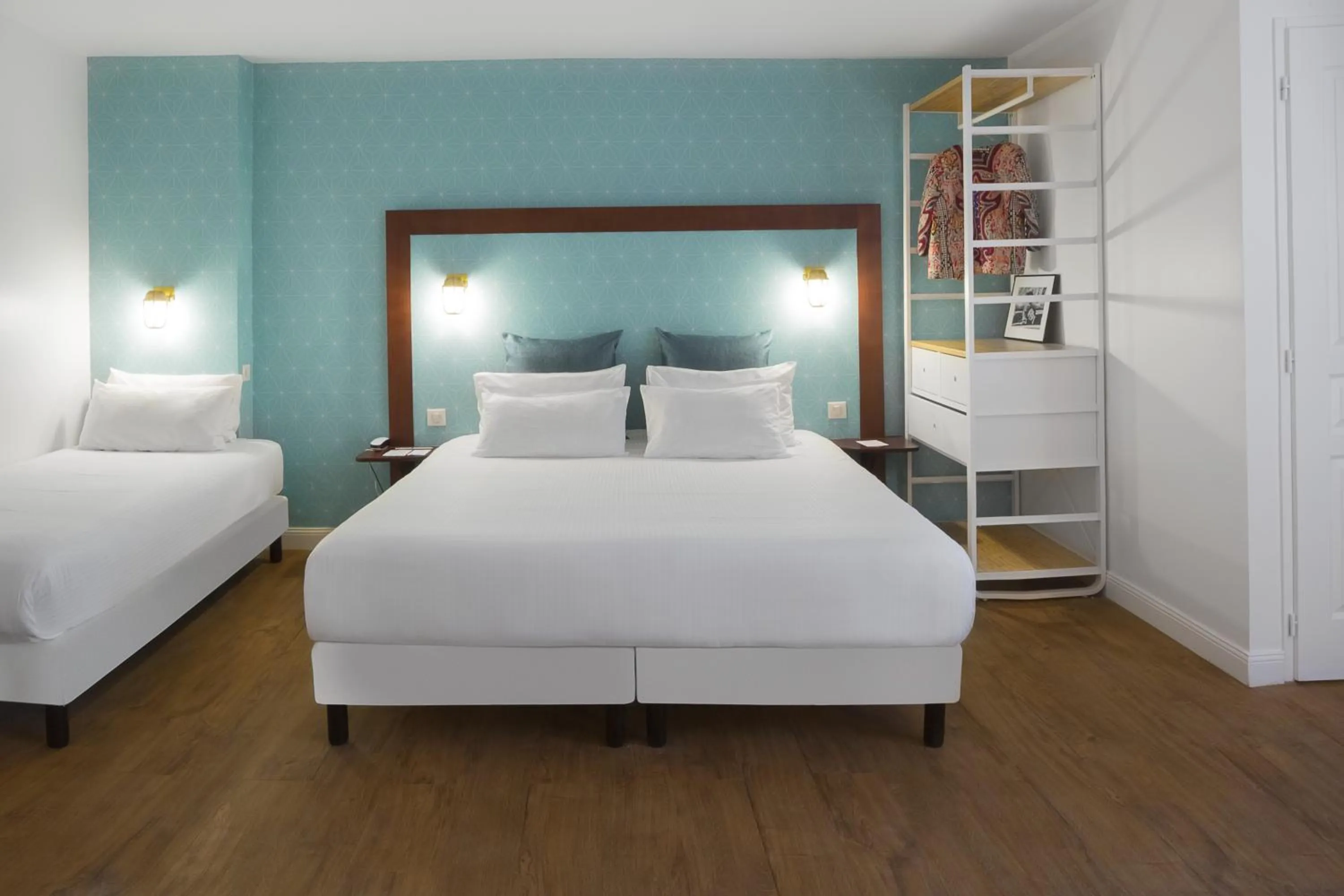 Photo of the whole room, Bed in Hotel The Playce by Happyculture