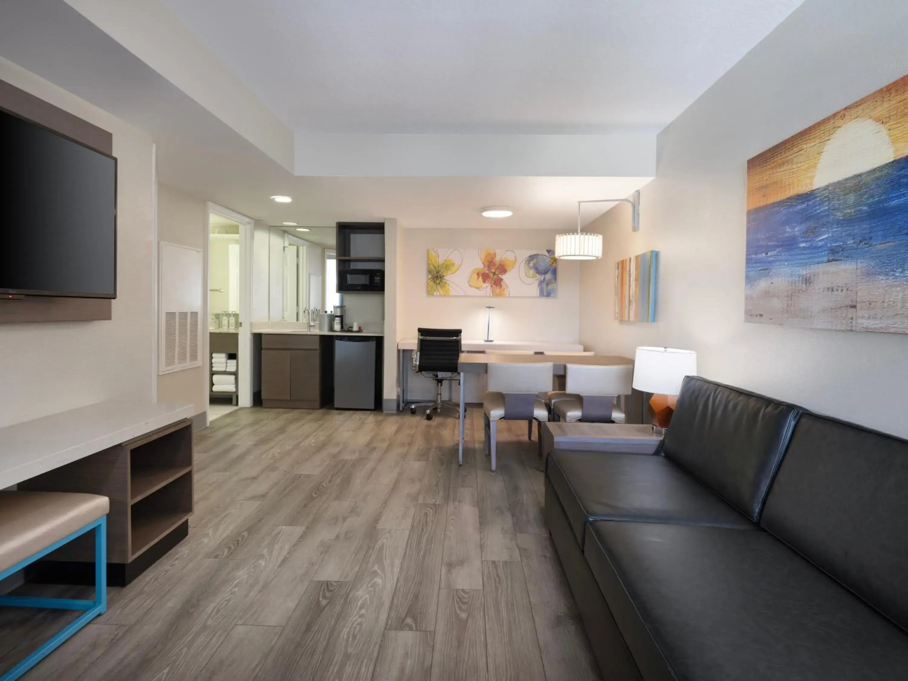 One-Bedroom King Suite in Holiday Inn Resort Orlando Suites - Waterpark by IHG One-Bedroom King Suite in Holiday Inn Resort Orlando Suites - Waterpark by IHG