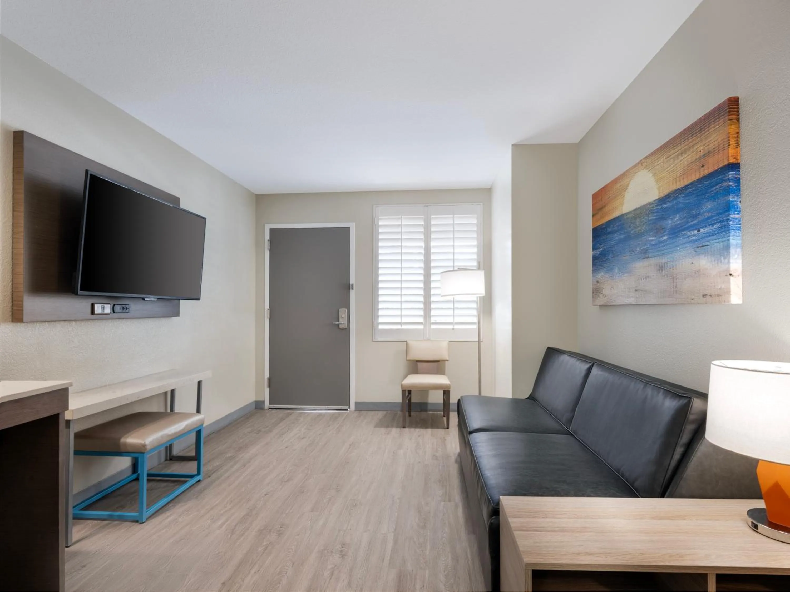 Living room in Holiday Inn Resort Orlando Suites - Waterpark by IHG