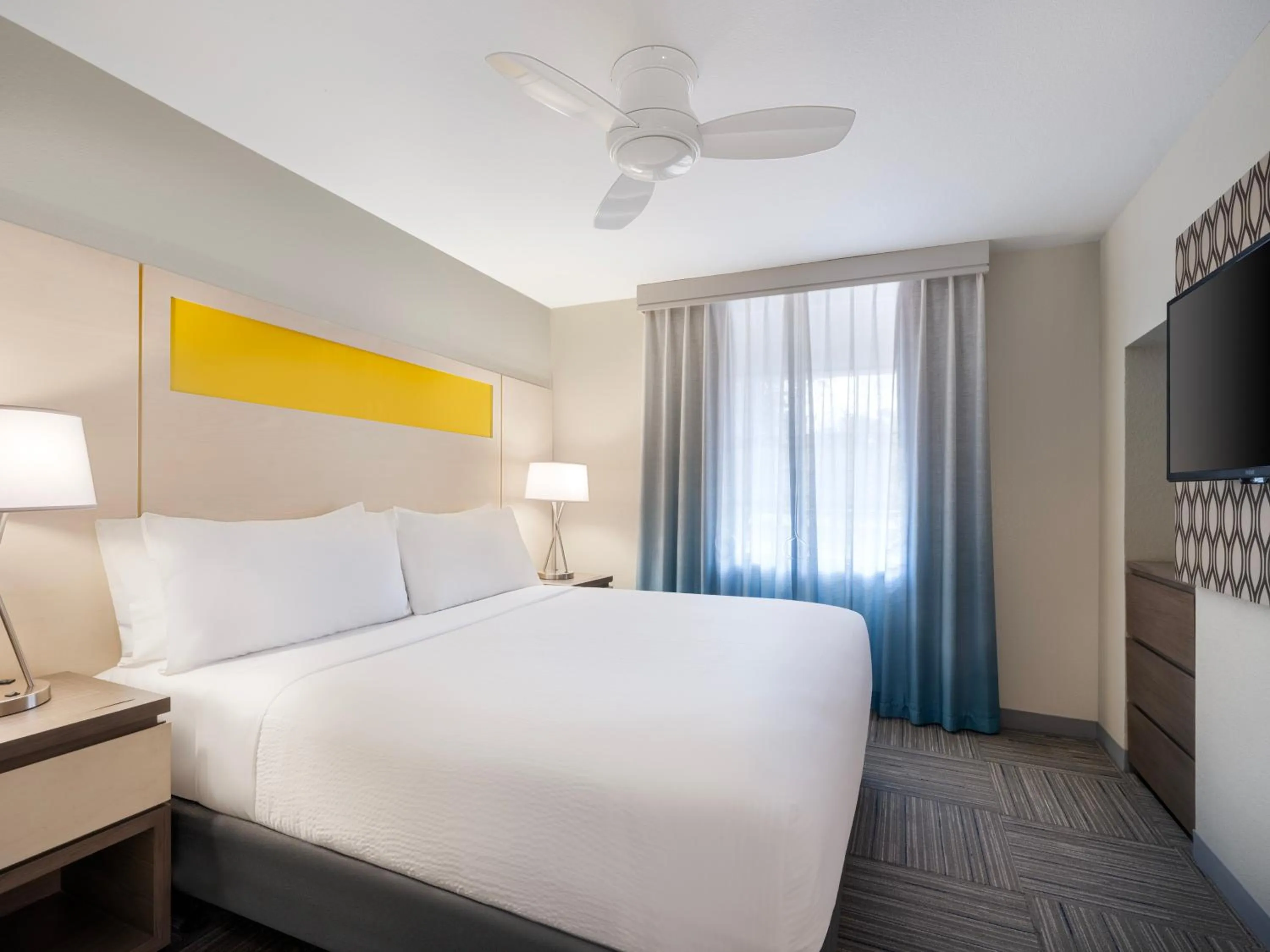 Bedroom, Bed in Holiday Inn Resort Orlando Suites - Waterpark by IHG
