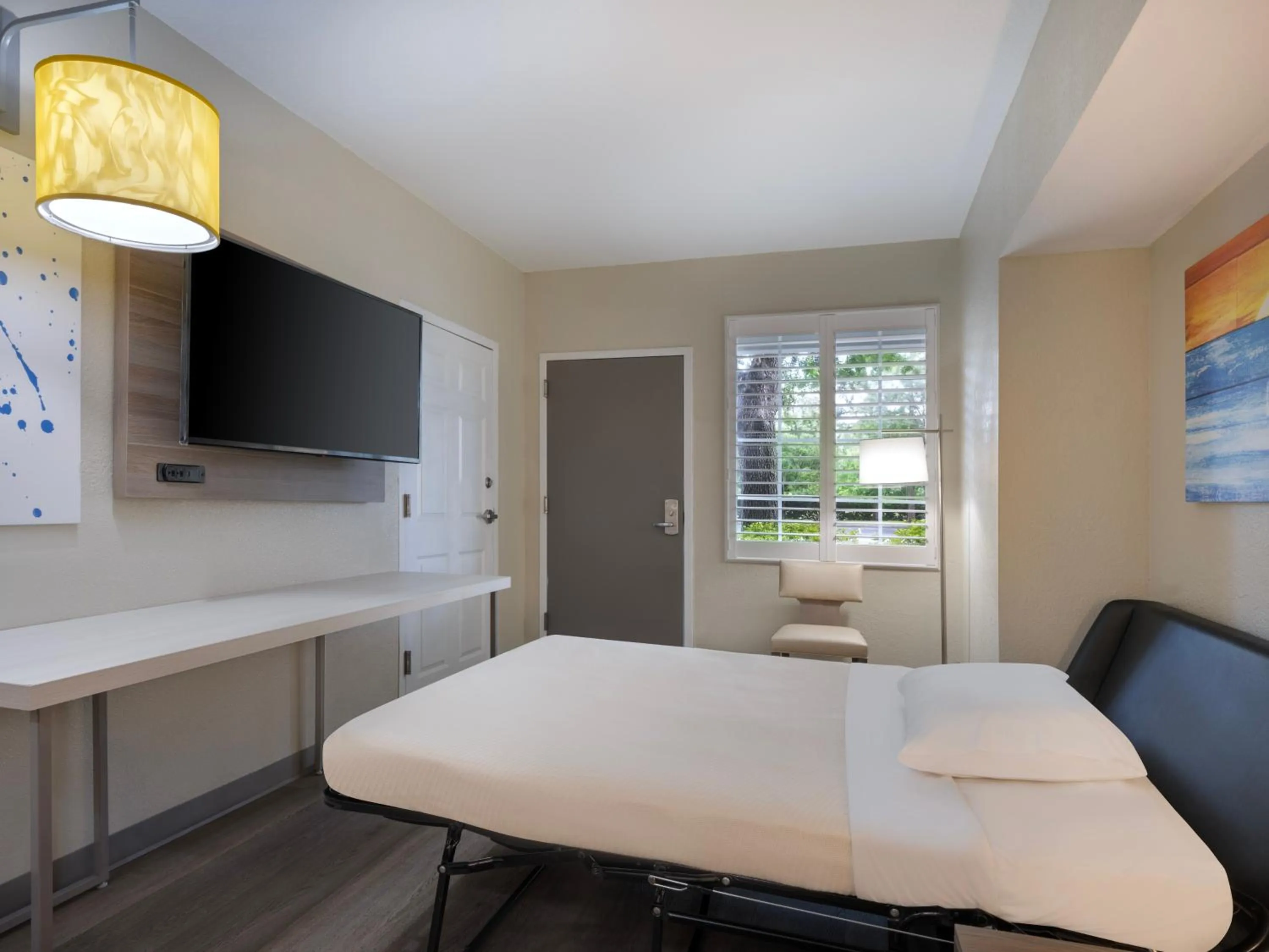 Living room in Holiday Inn Resort Orlando Suites - Waterpark by IHG