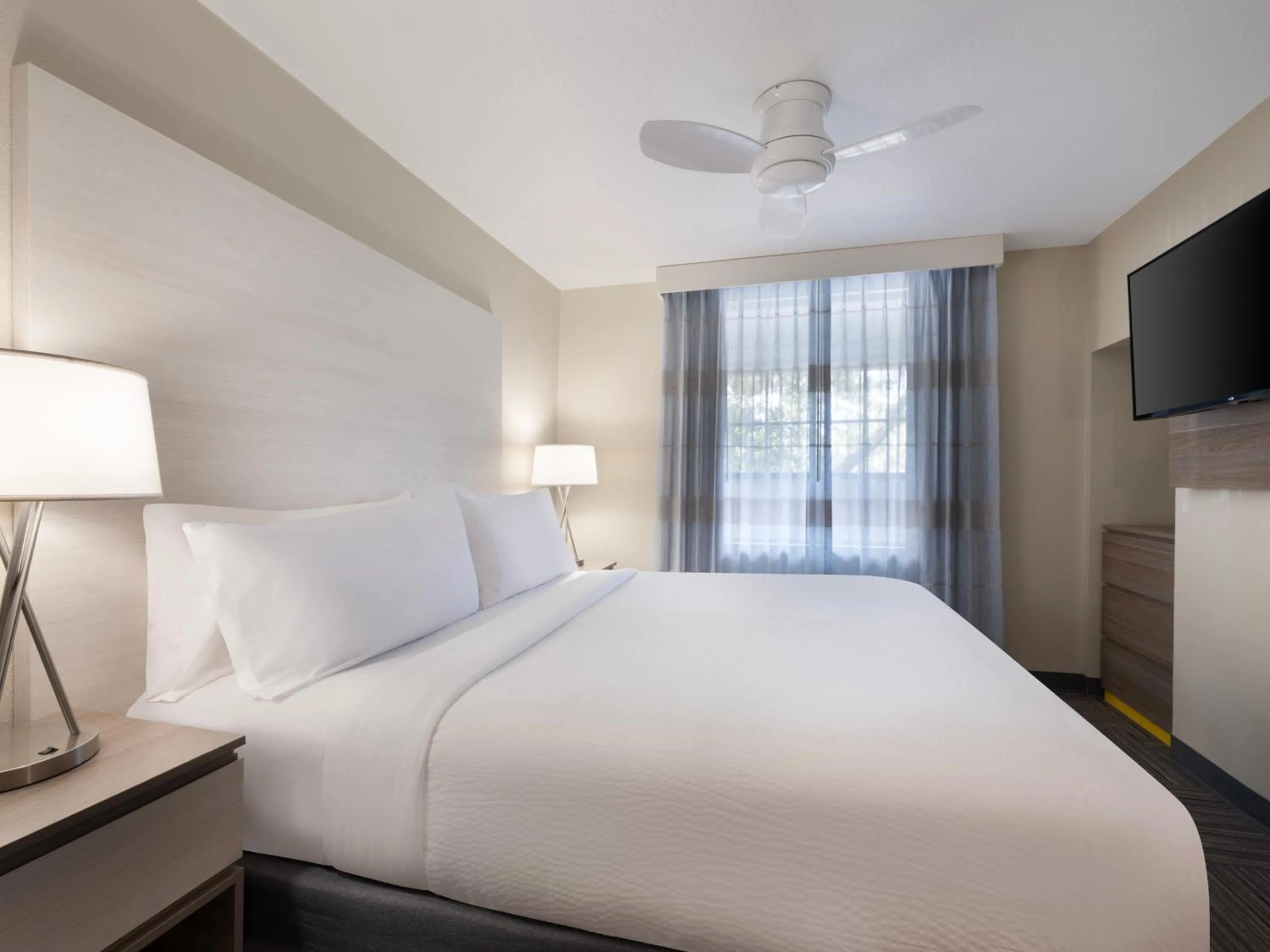 Bedroom, Bed in Holiday Inn Resort Orlando Suites - Waterpark by IHG