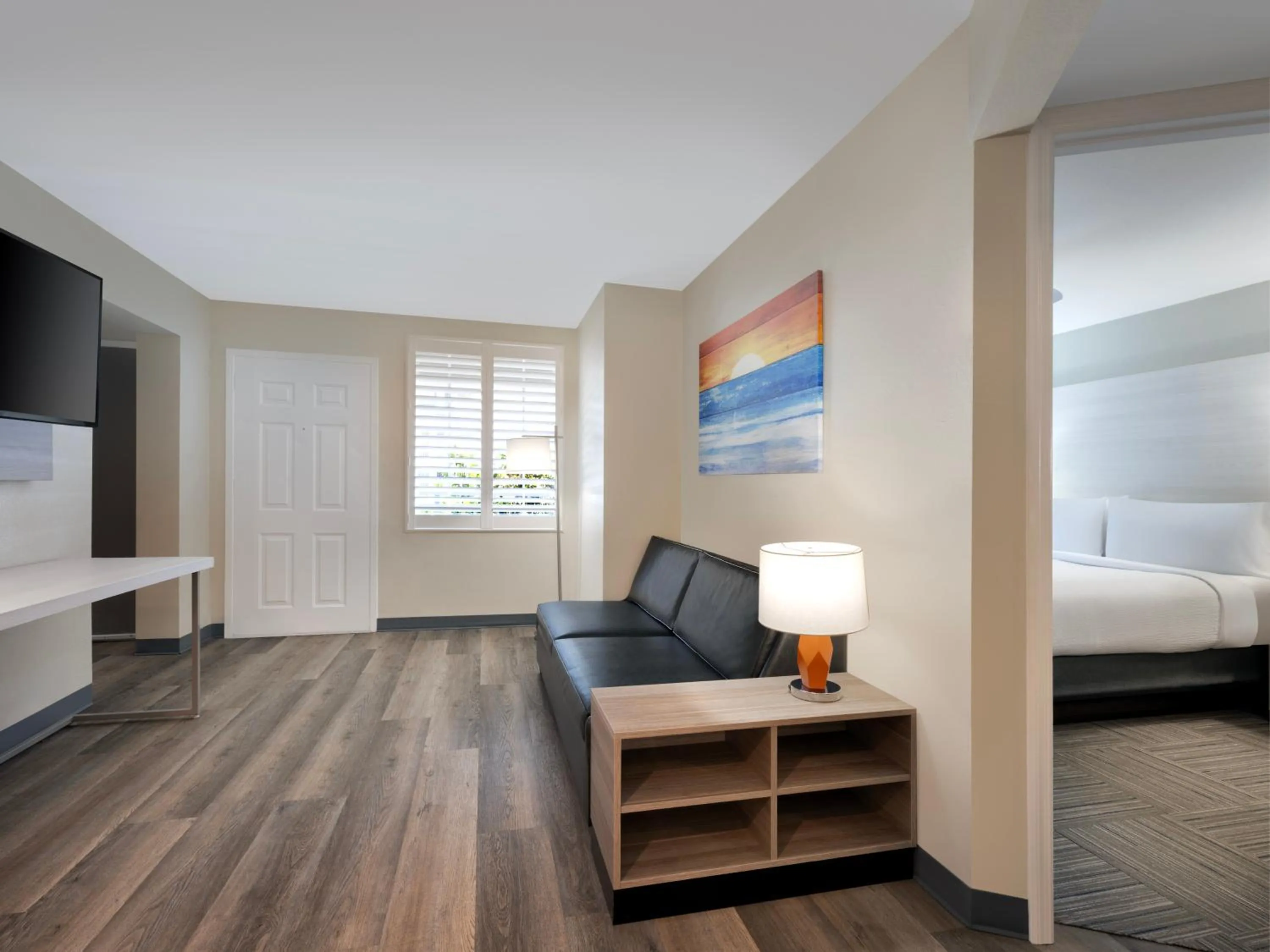 Living room, Bed in Holiday Inn Resort Orlando Suites - Waterpark by IHG