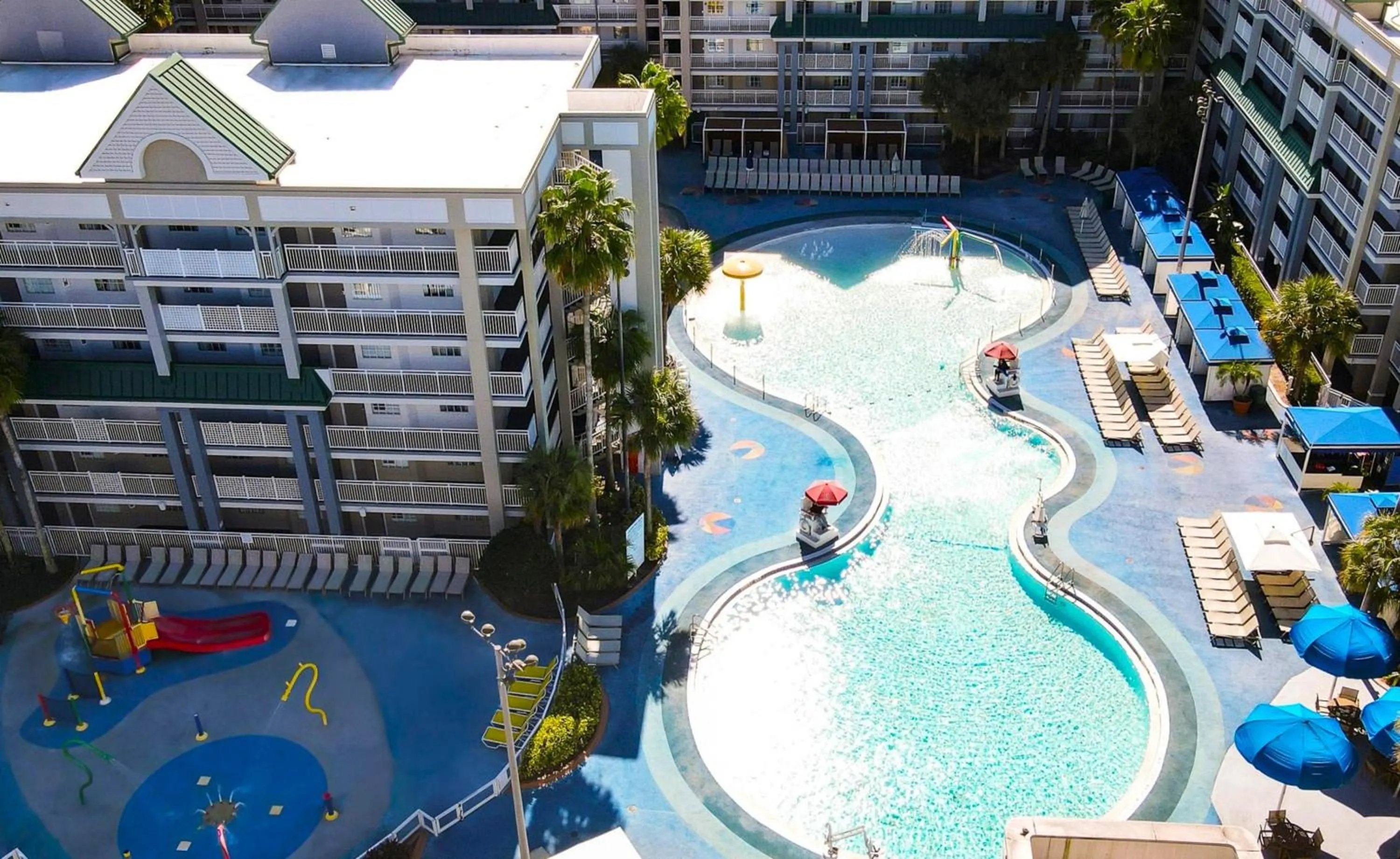 Swimming pool in Holiday Inn Resort Orlando Suites - Waterpark by IHG