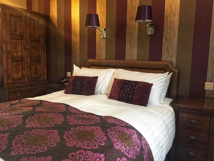 Bed in Lincombe Hall Hotel & Spa - Just for Adults