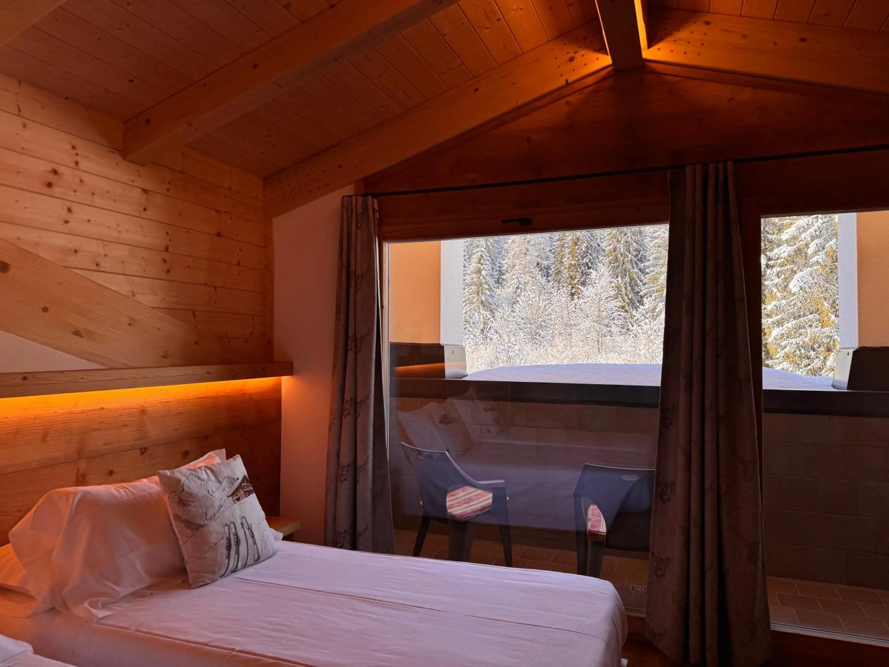 Bed in Albergo Scoiattolo