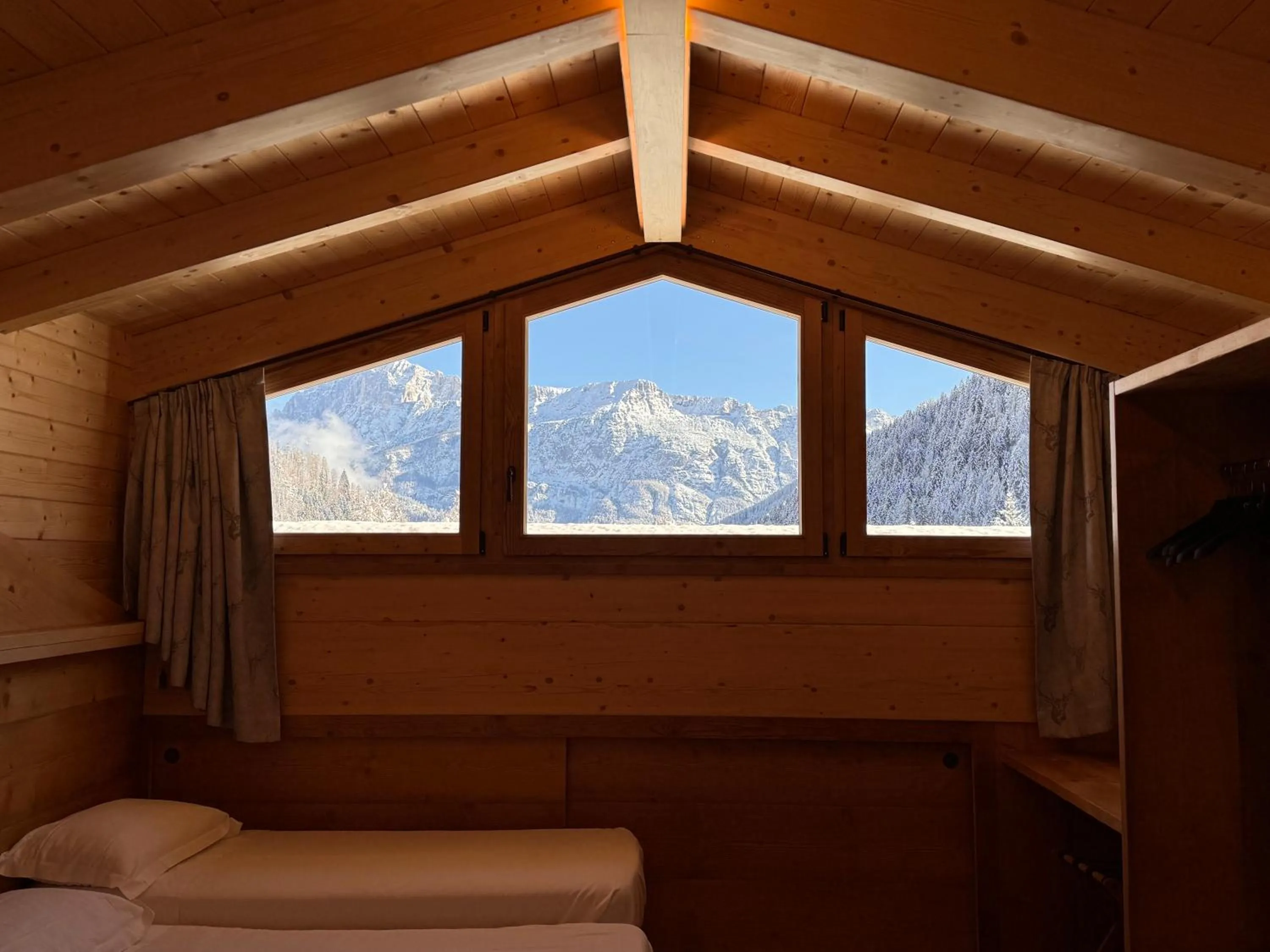 Bed in Albergo Scoiattolo