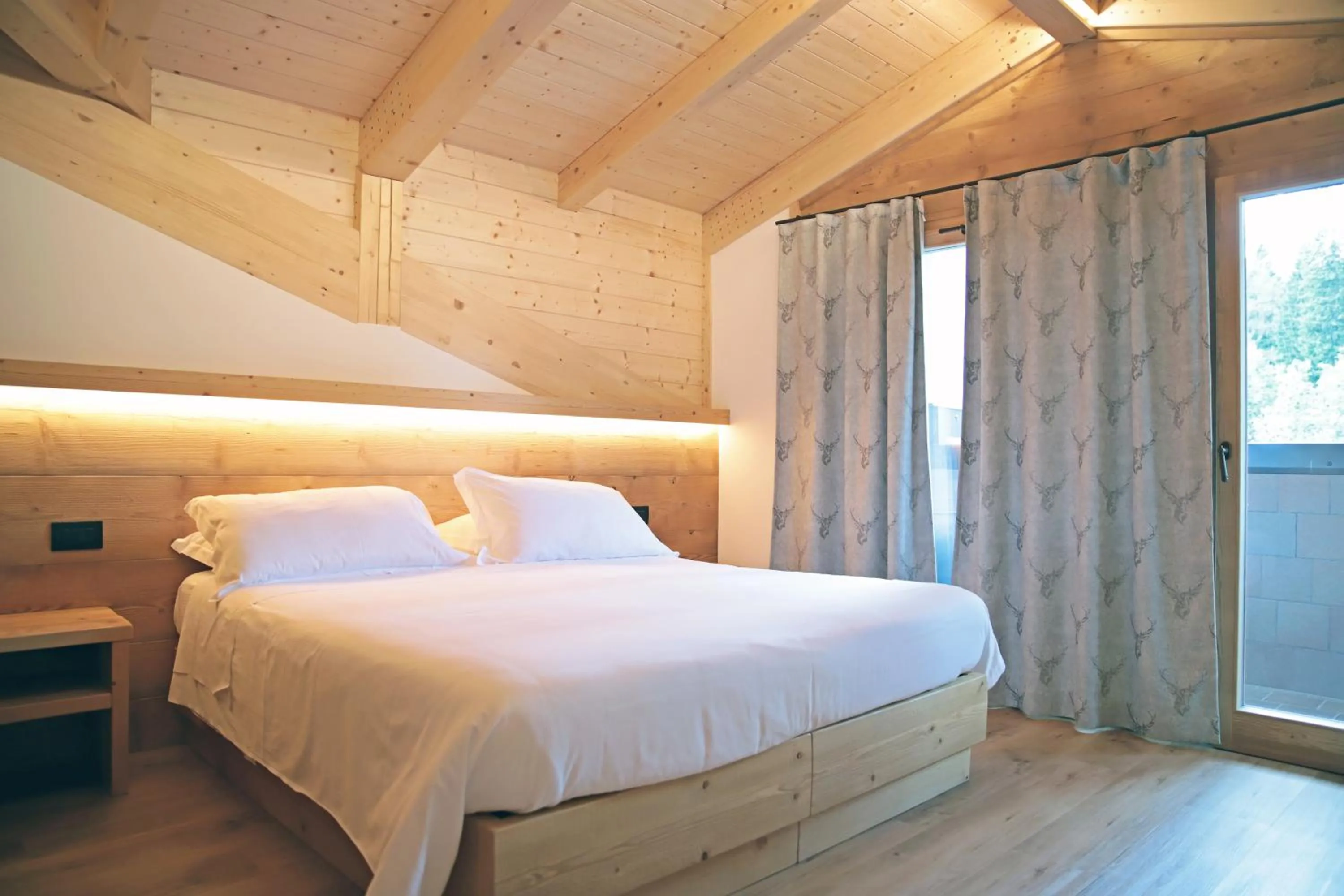 Bedroom, Bed in Albergo Scoiattolo