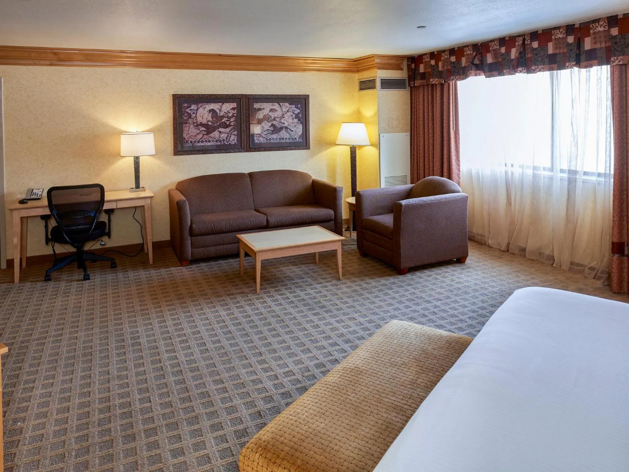 Photo of the whole room, Bed in Holiday Inn Resort The Squire at Grand Canyon by IHG