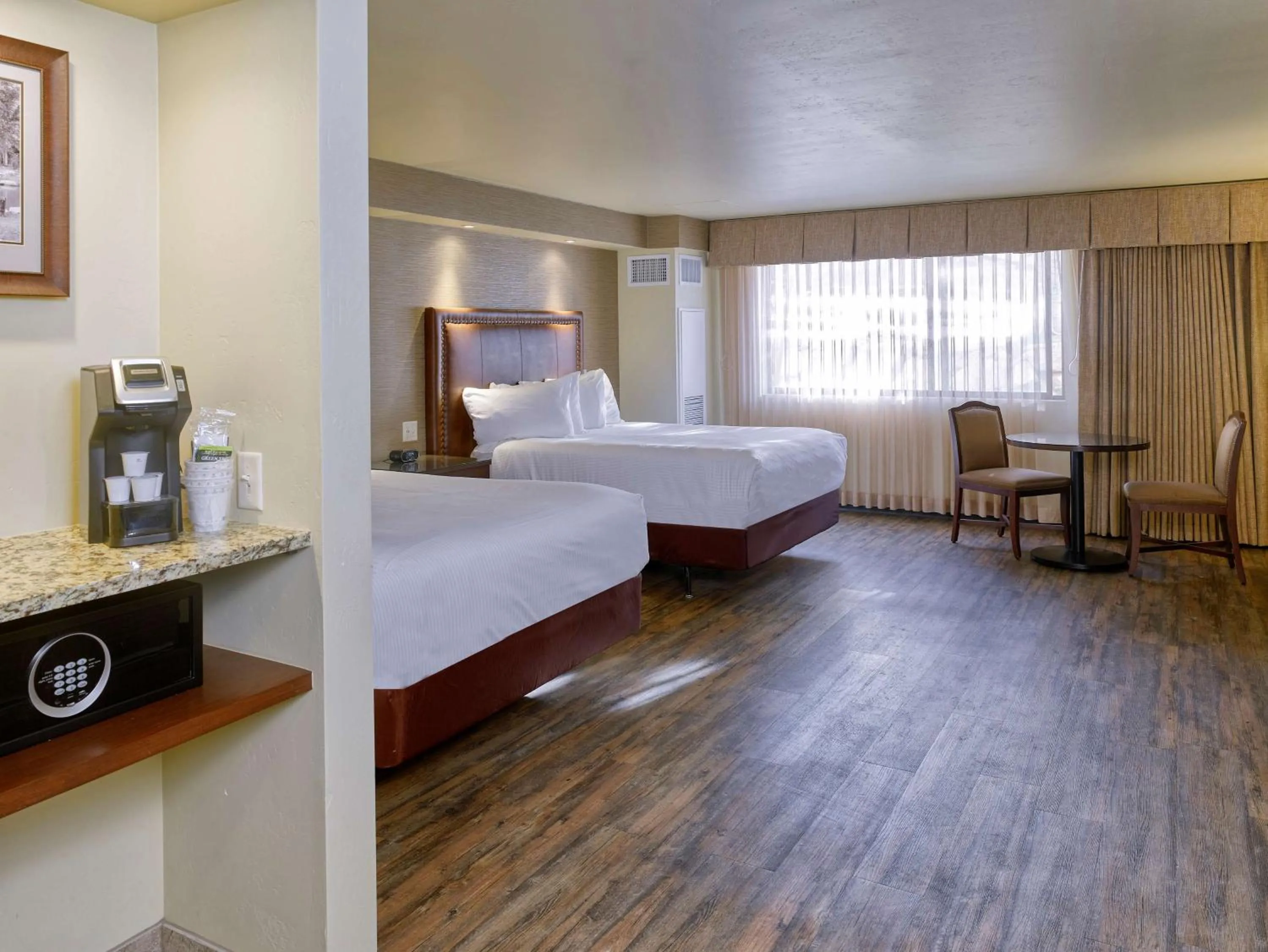 Queen Room with Two Queen Beds with Roll-In Shower - Disability Access in Holiday Inn Resort The Squire at Grand Canyon by IHG