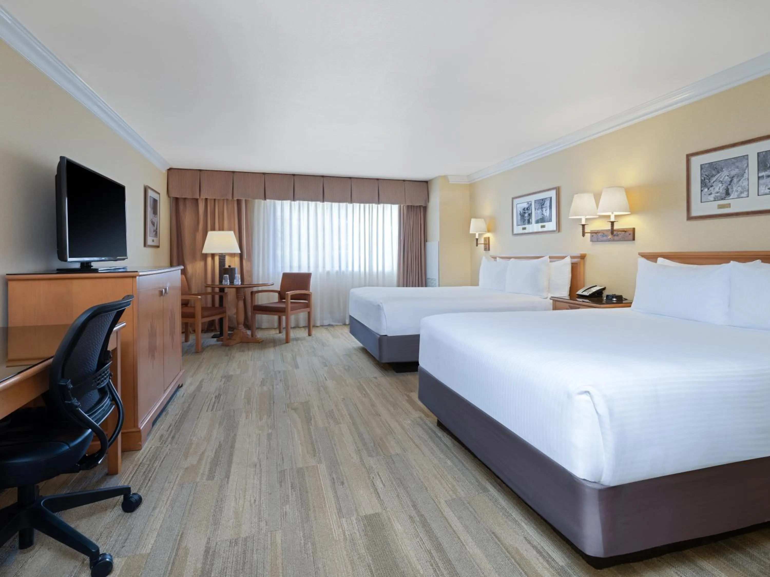 Bedroom, Bed in Holiday Inn Resort The Squire at Grand Canyon by IHG