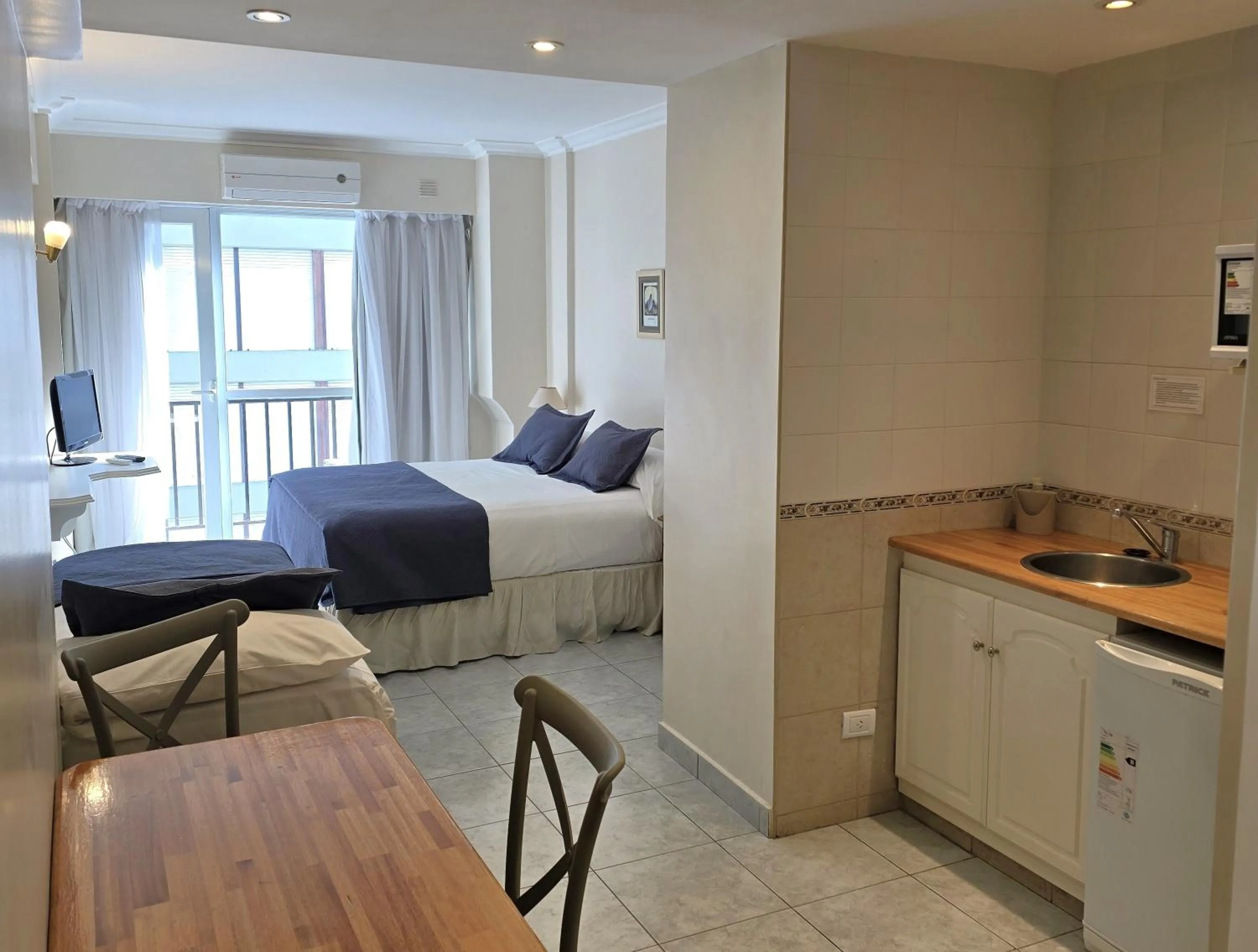 kitchen, Bed in Hotel Guerrero