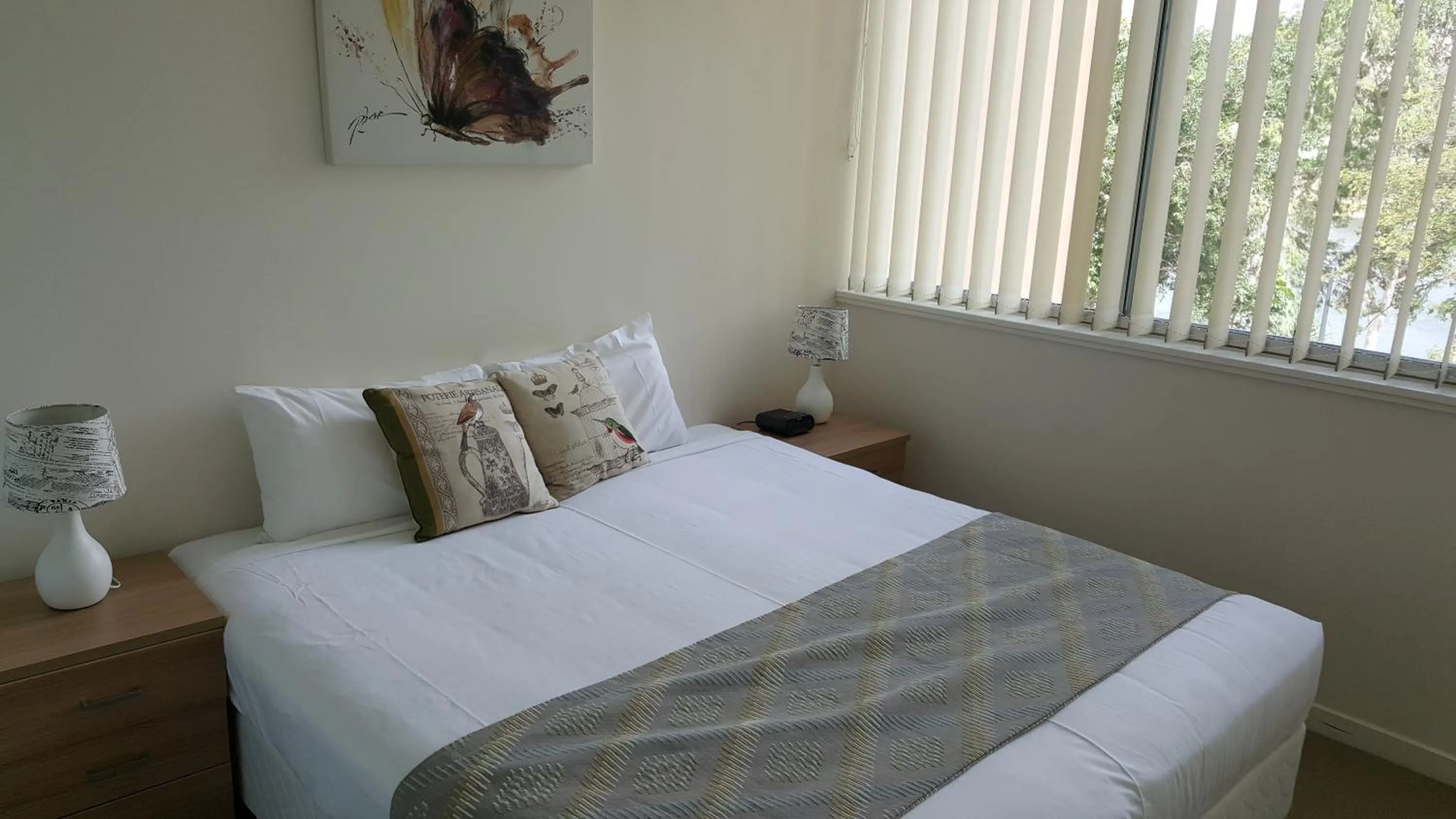 Bed in Itara Apartments