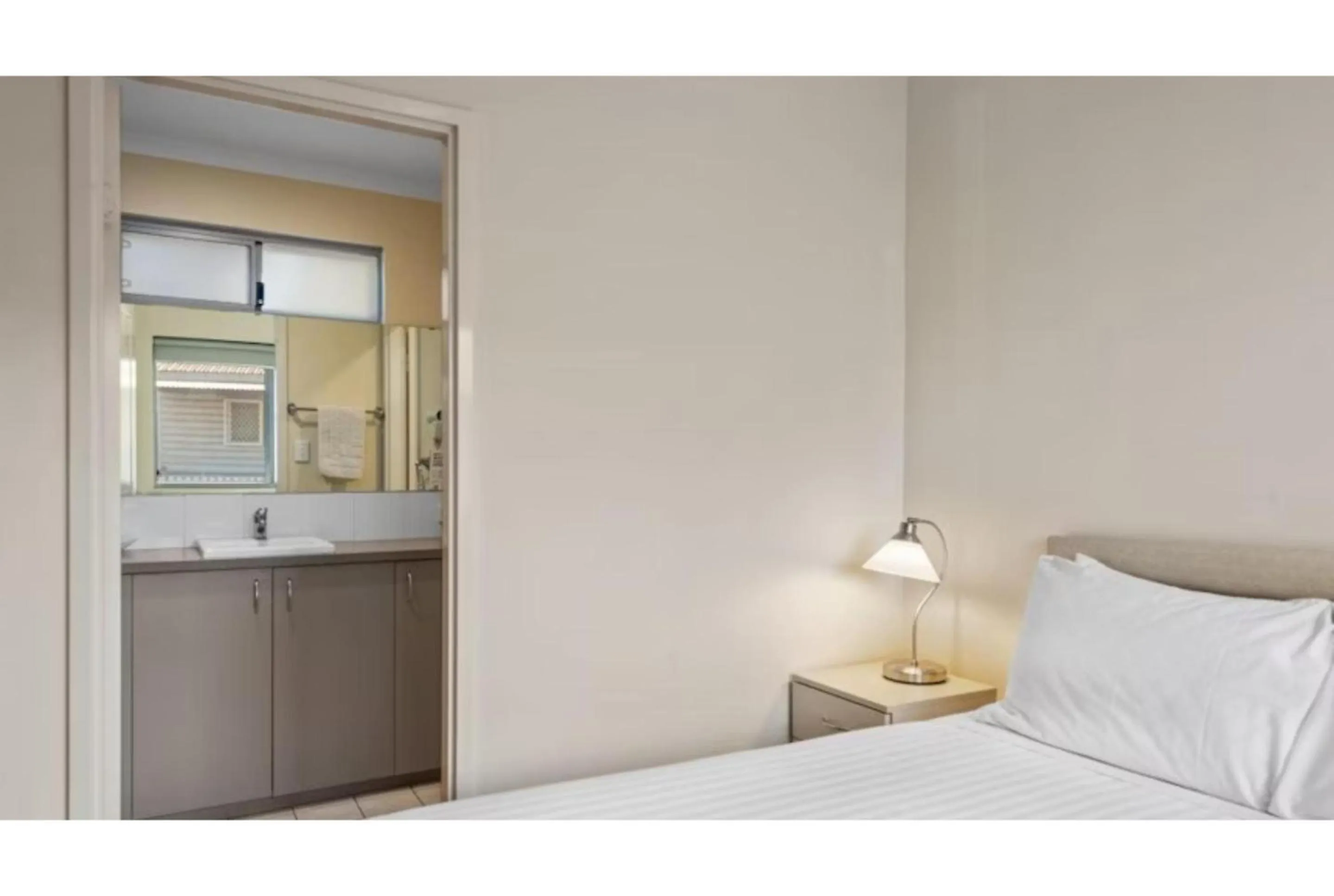 Bedroom, Bed in Discovery Parks - Port Hedland