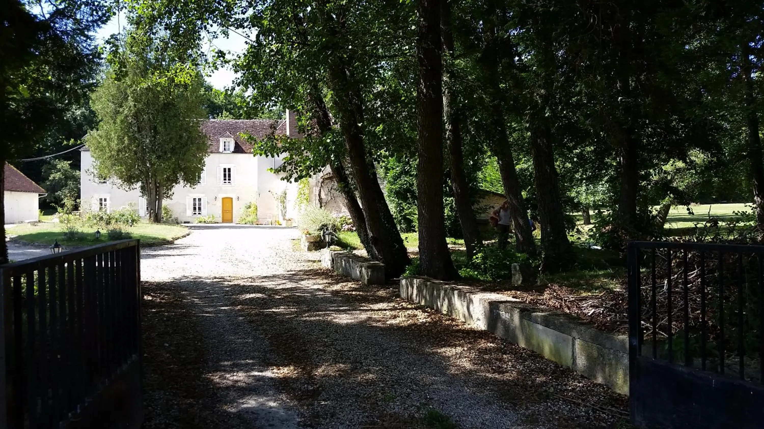Property building in La Barbotiere