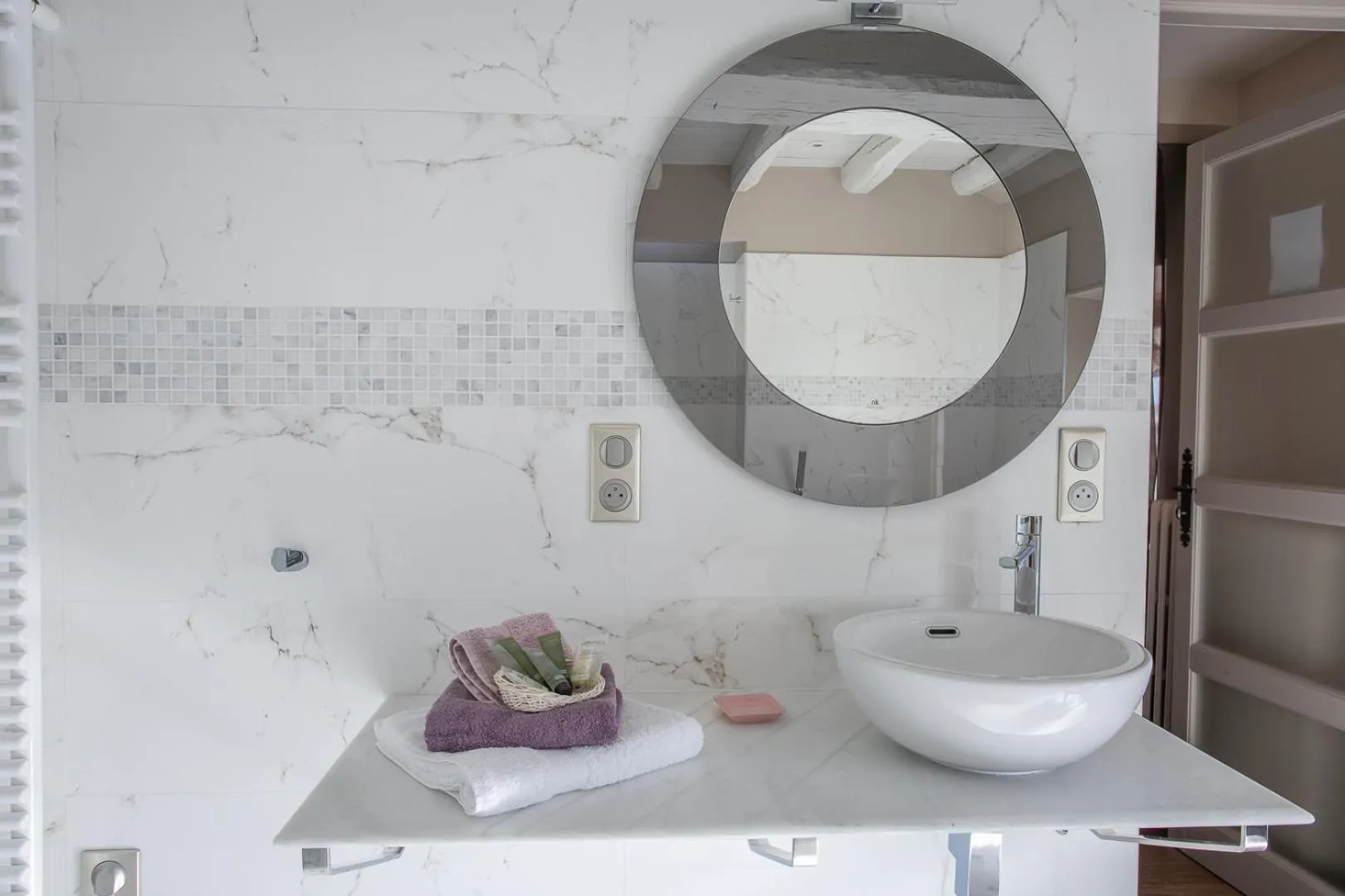 Bathroom in La Barbotiere