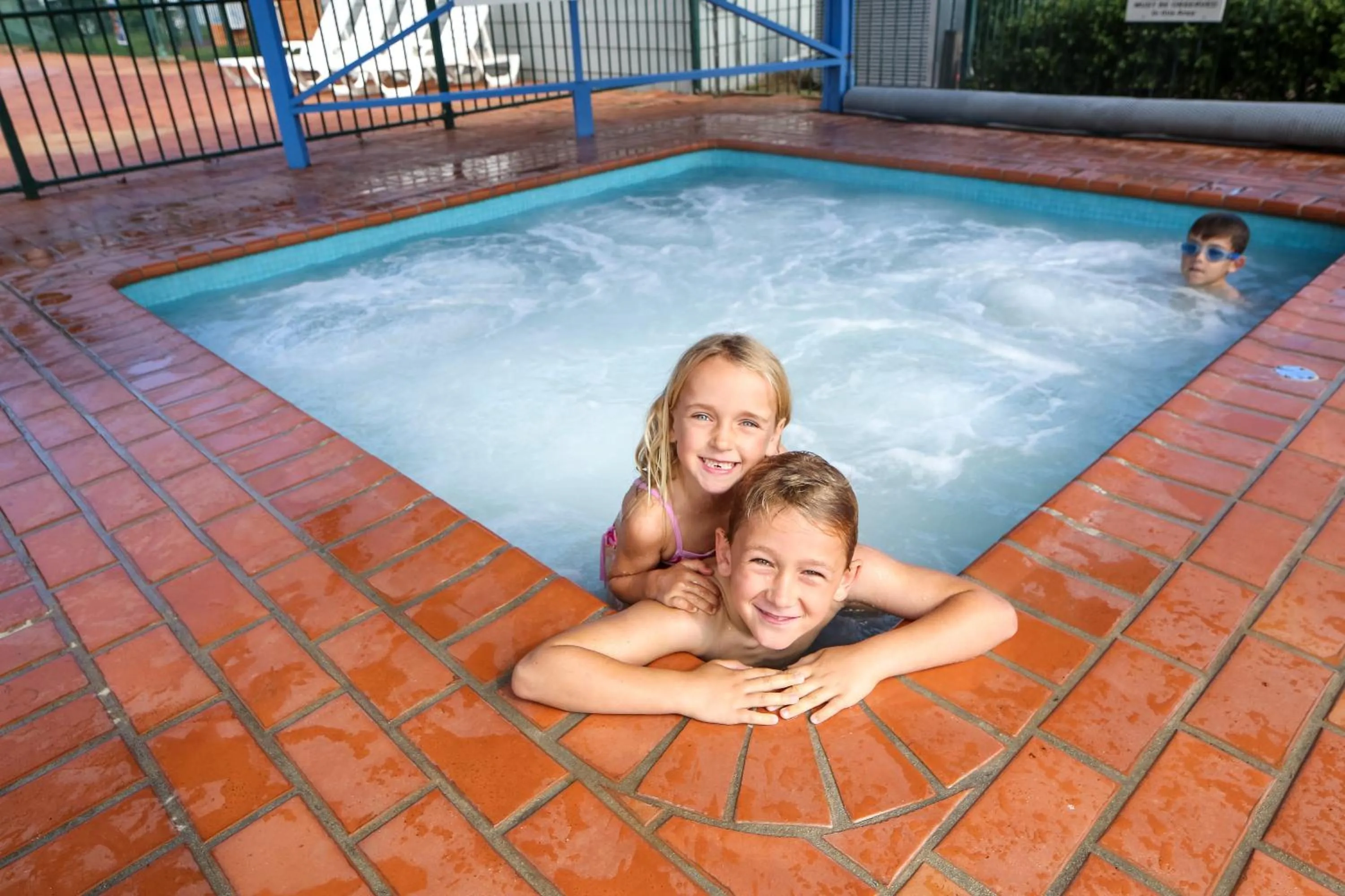 Hot Tub in Discovery Parks - Eden