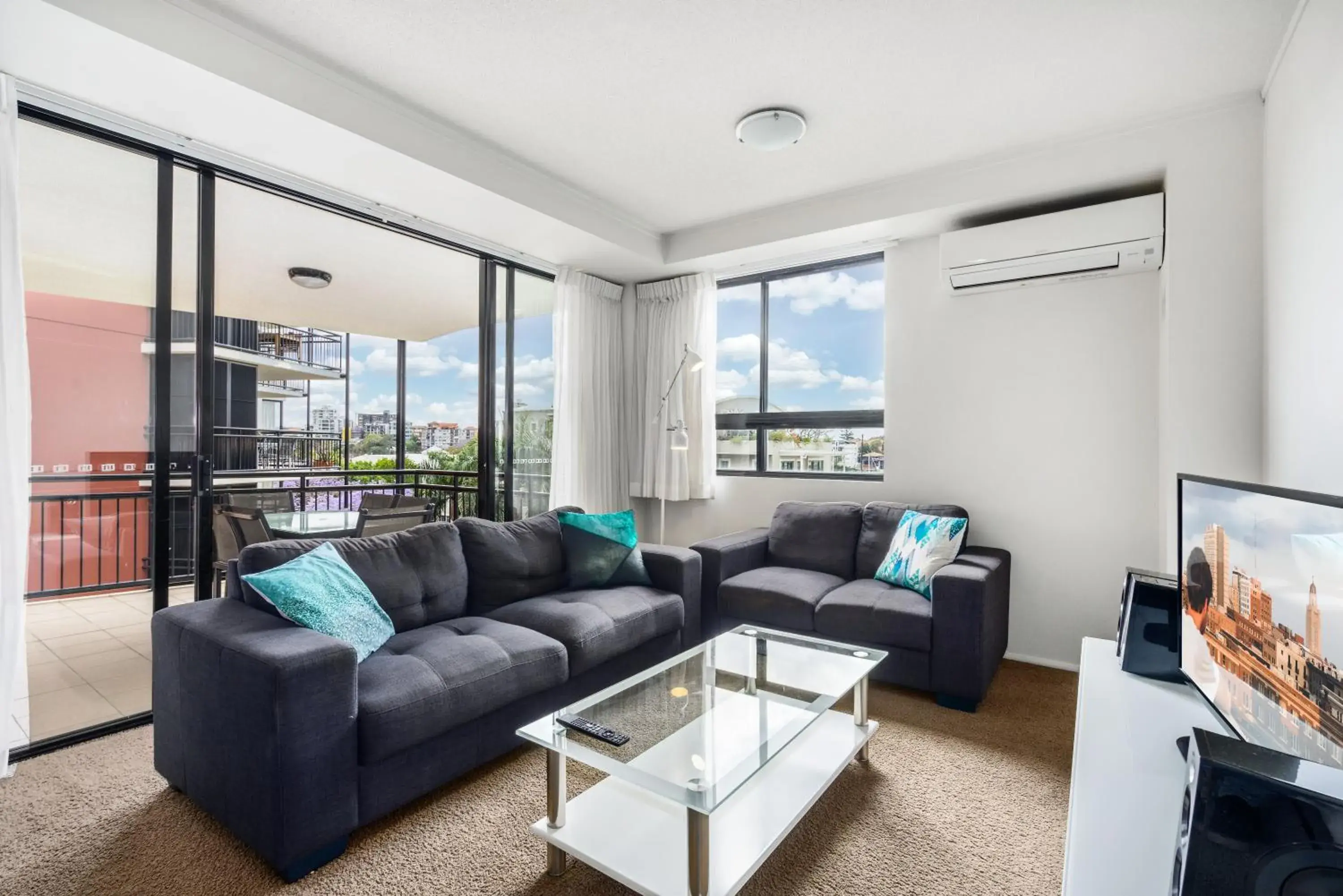 Two-Bedroom Apartment in The Docks On Goodwin Two-Bedroom Apartment in The Docks On Goodwin