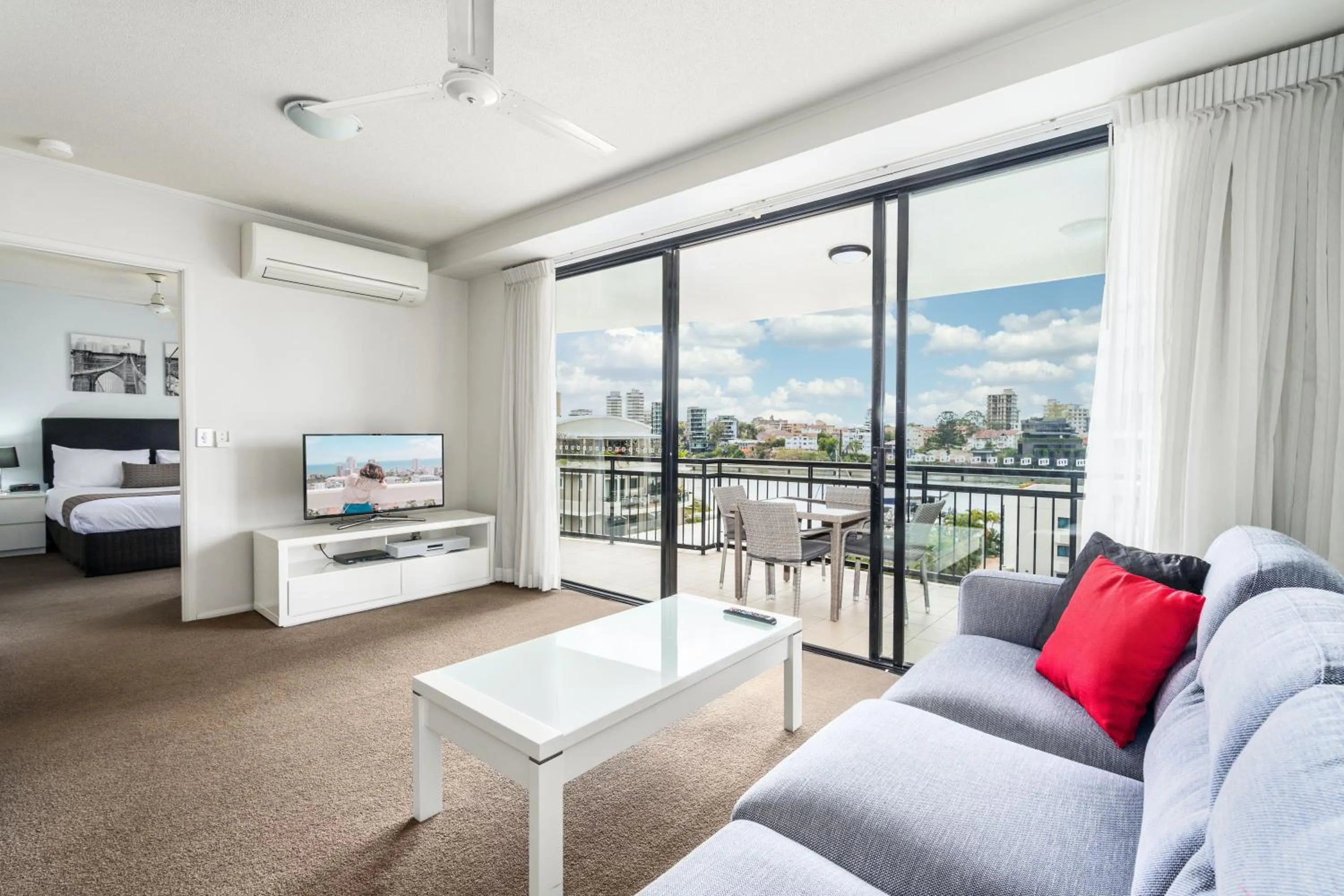 TV and multimedia, Bed in The Docks On Goodwin