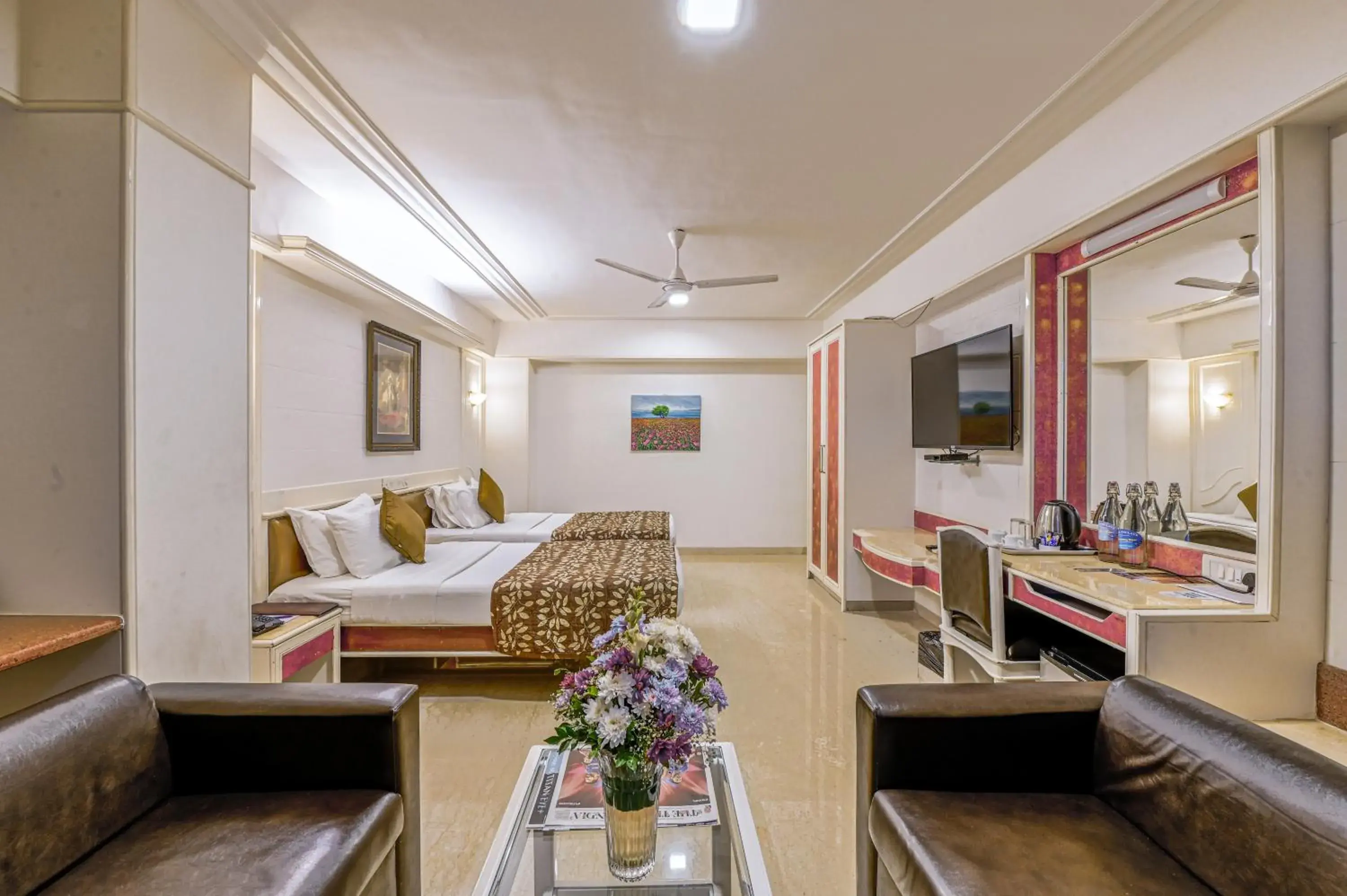 Superior Double or Twin Room in Regal Enclave Superior Double or Twin Room in Regal Enclave
