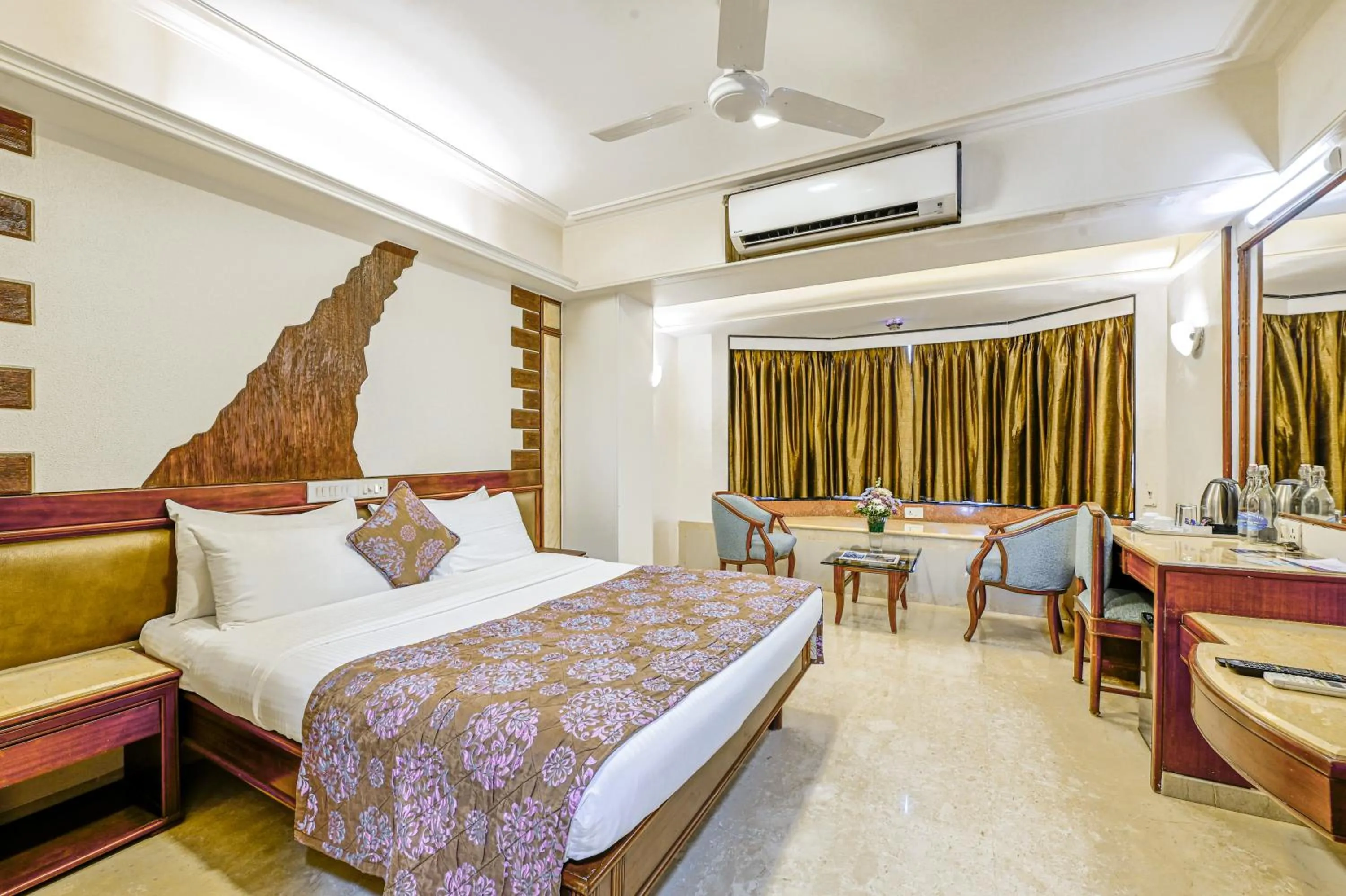 Bed in Regal Enclave