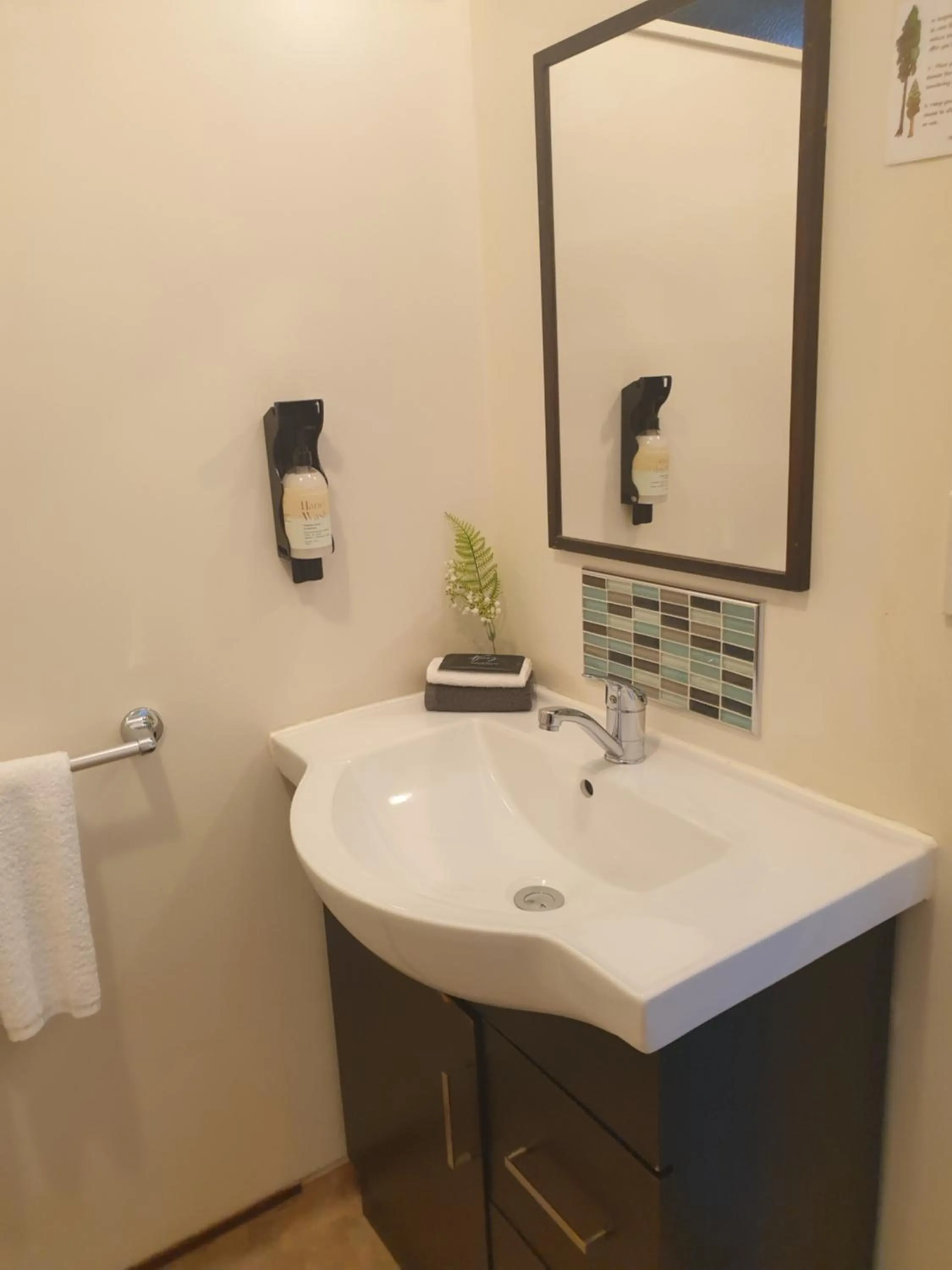 Bathroom in Woodlands Motel