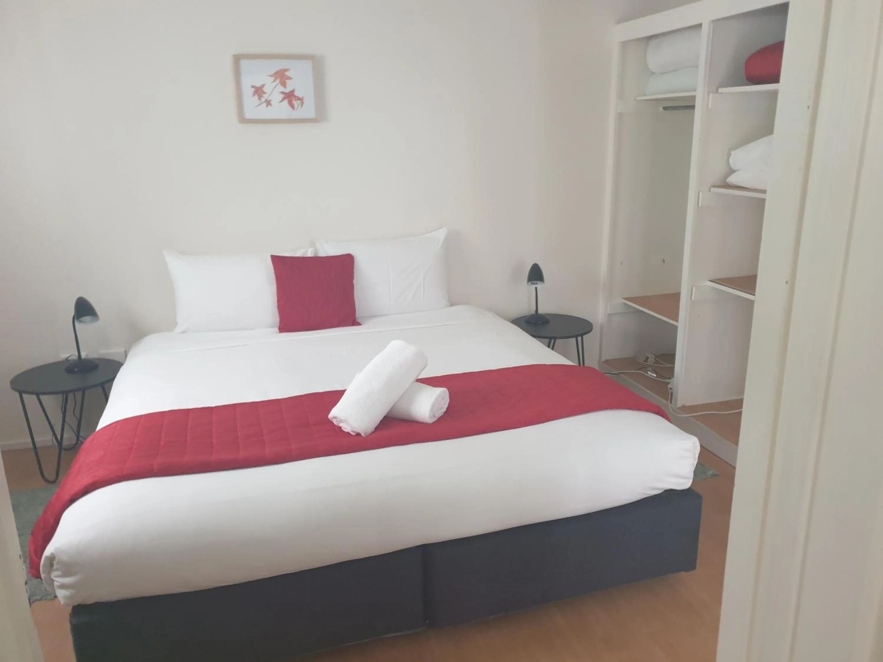 Bed in Woodlands Motel