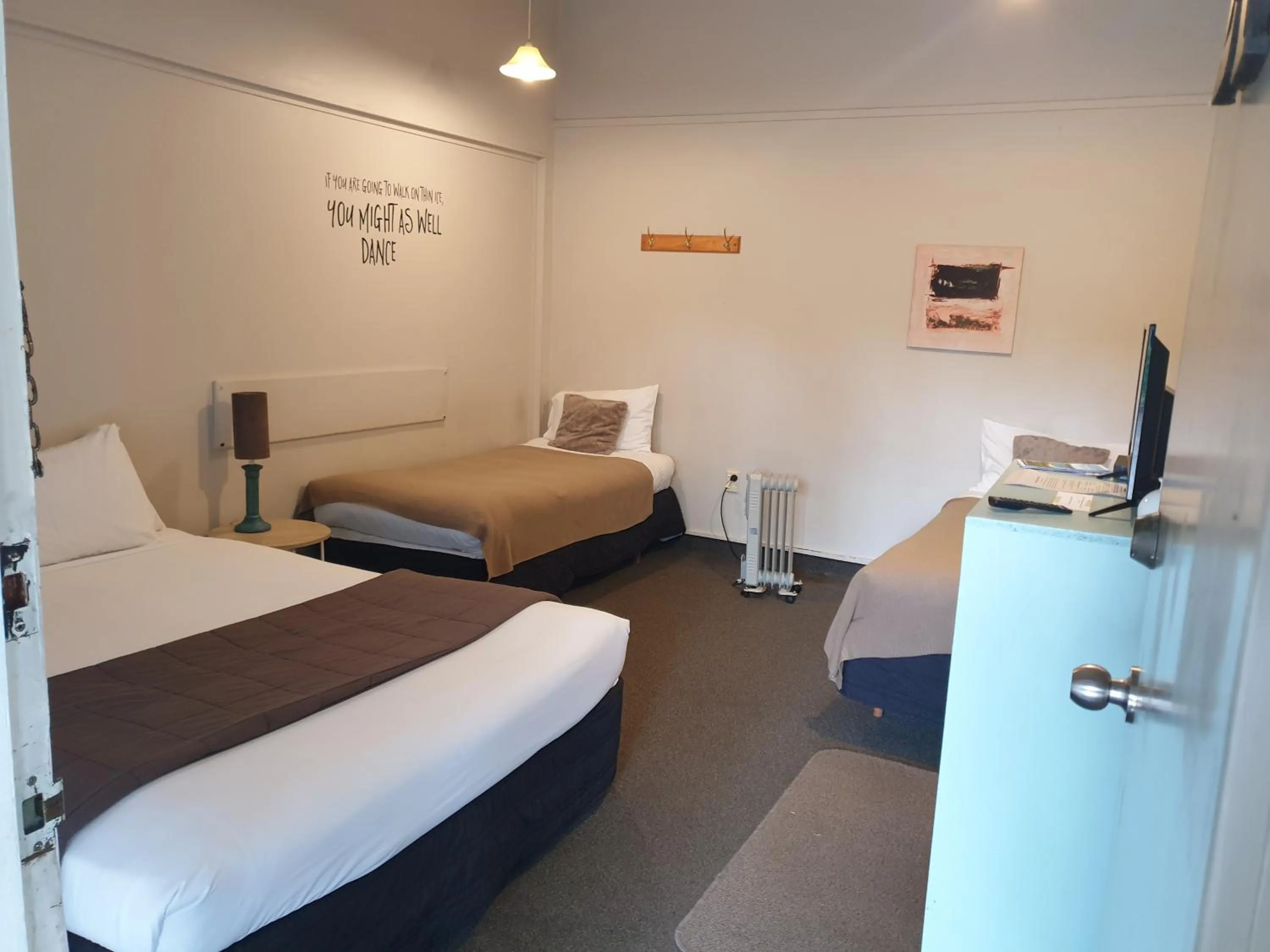 Standard Room with Shared Bathroom in Woodlands Motel