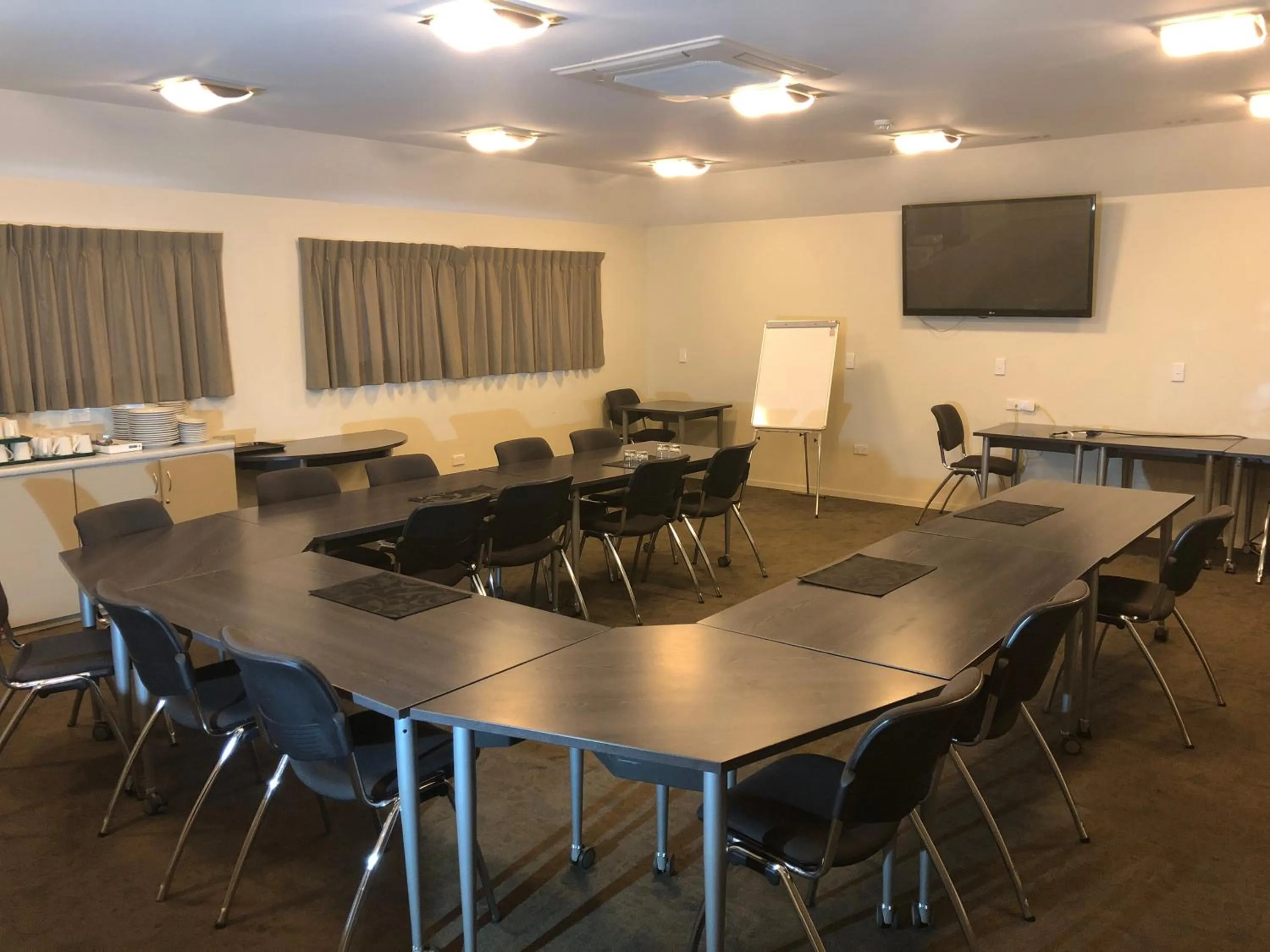 Banquet/Function facilities in 555 Motel Dunedin