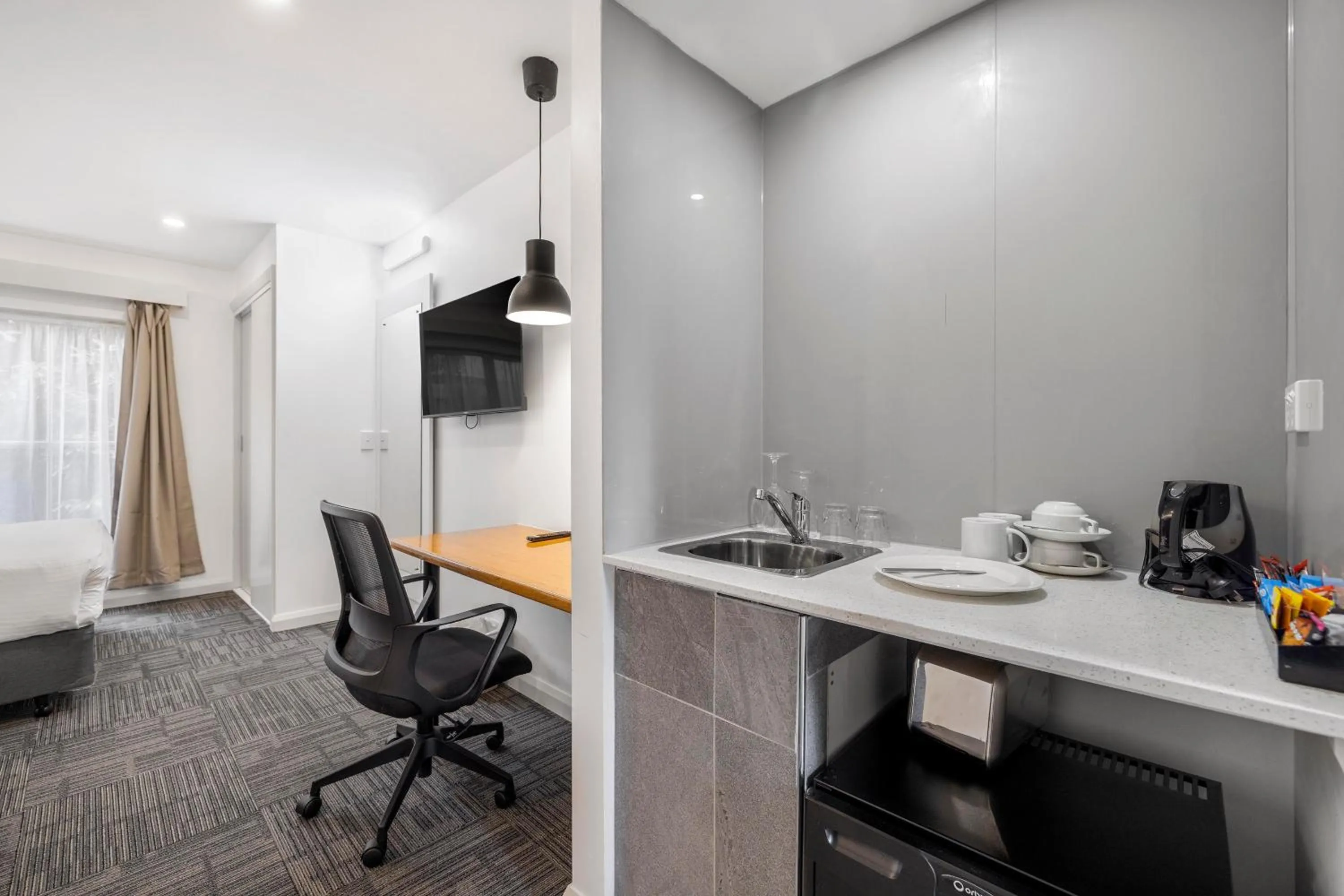 TV and multimedia in Best Western Plus Buckingham International