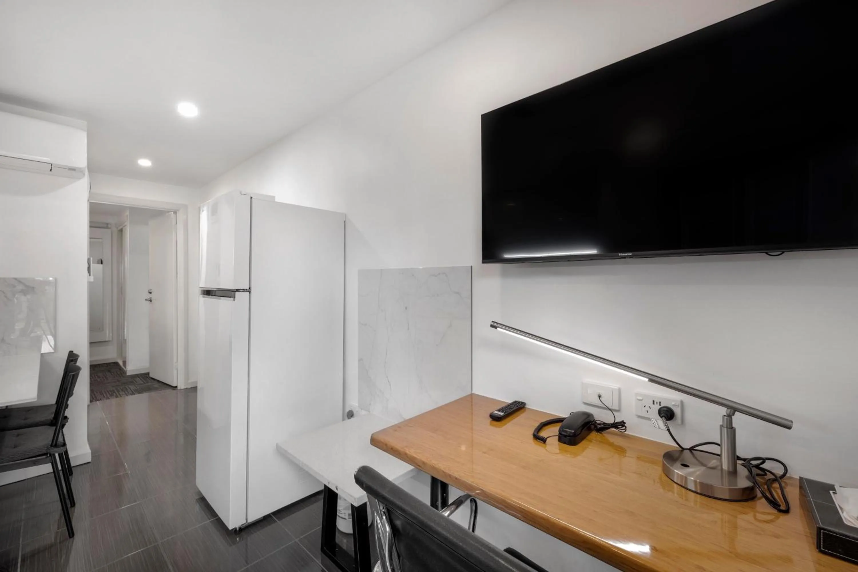 TV and multimedia in Best Western Plus Buckingham International