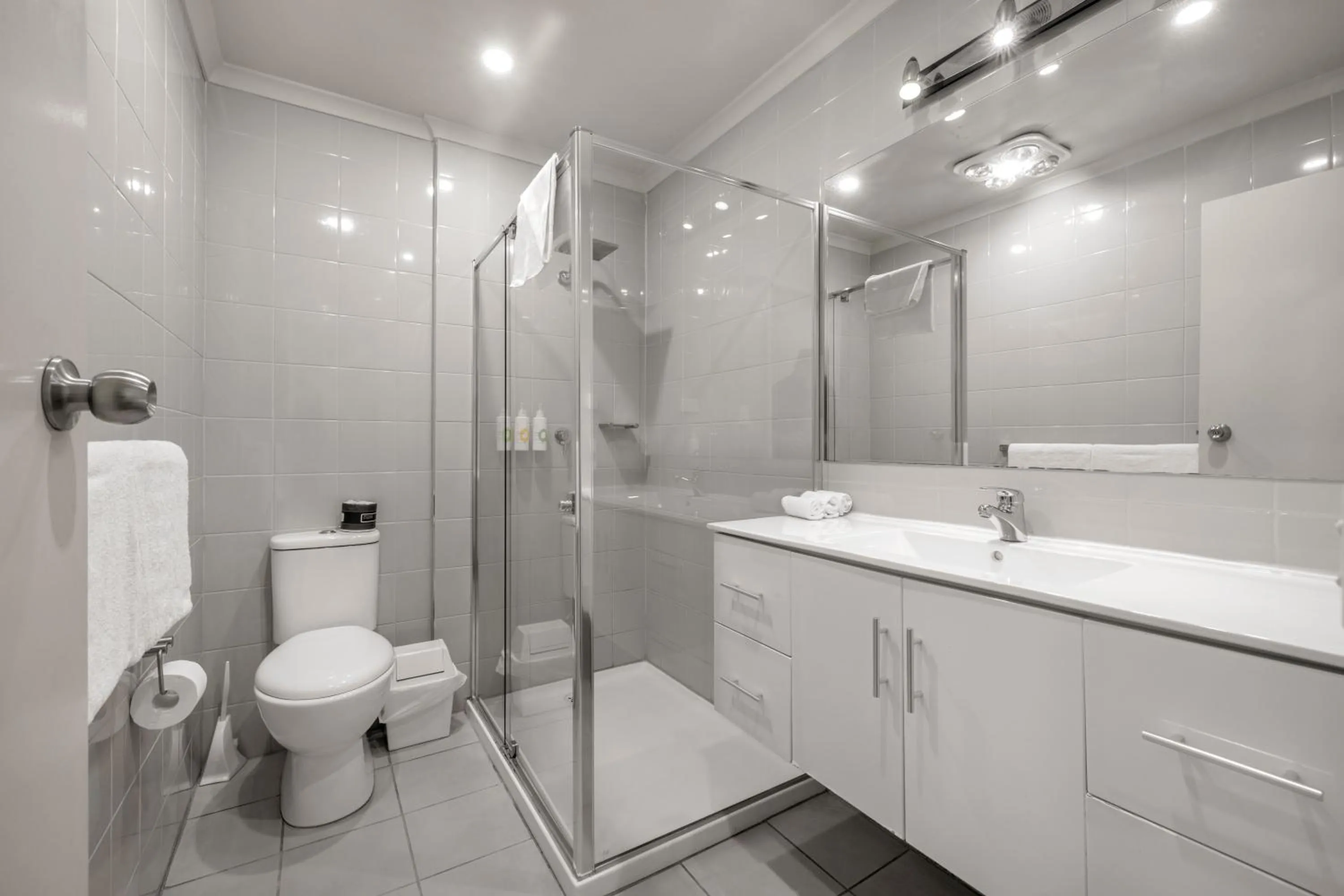 Shower in Best Western Plus Buckingham International